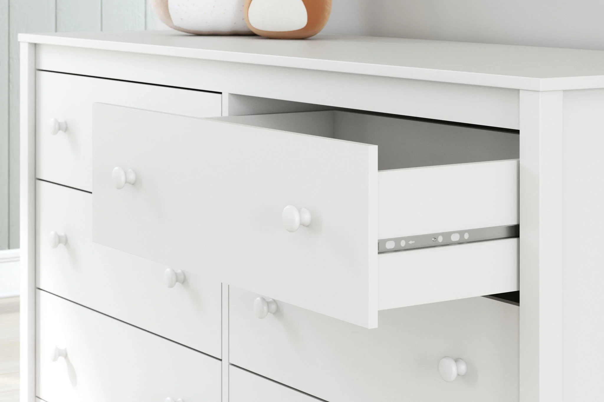 111-hallityn-six-drawer-dresser-white-11.webp Hallityn - Six Drawer Dresser - White