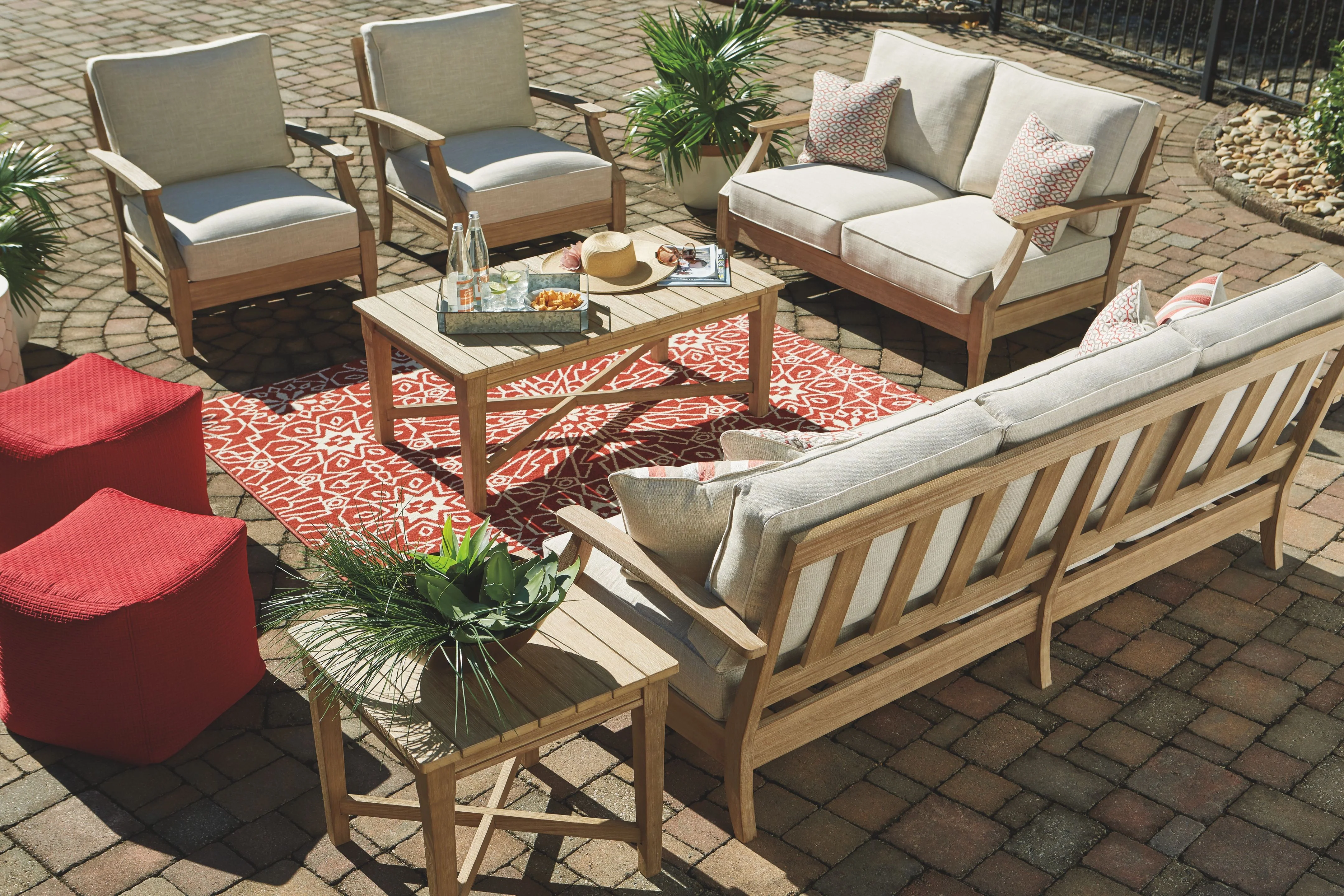 Clare View - Sofa with Cushion - Beige