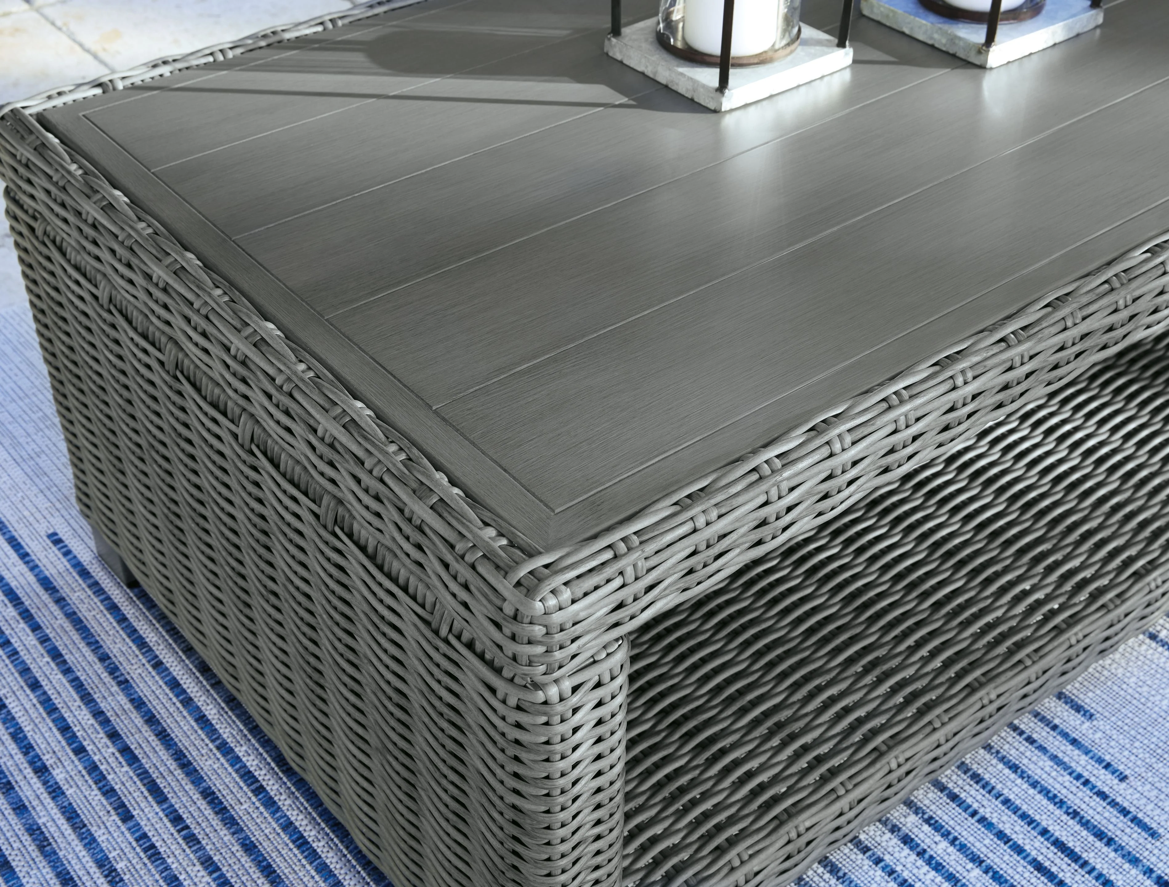 Elite Park - Rectangular Cocktail Table - Gray