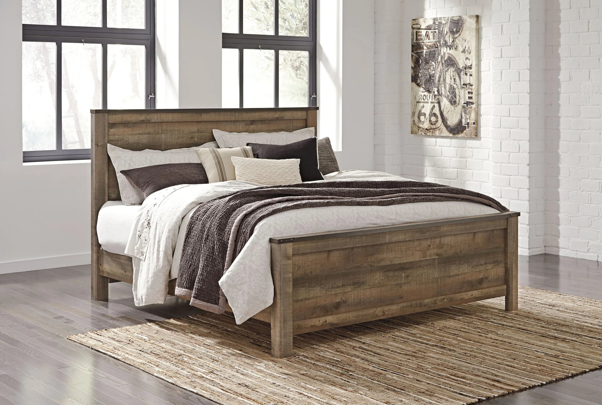 Trinell - Panel Bed