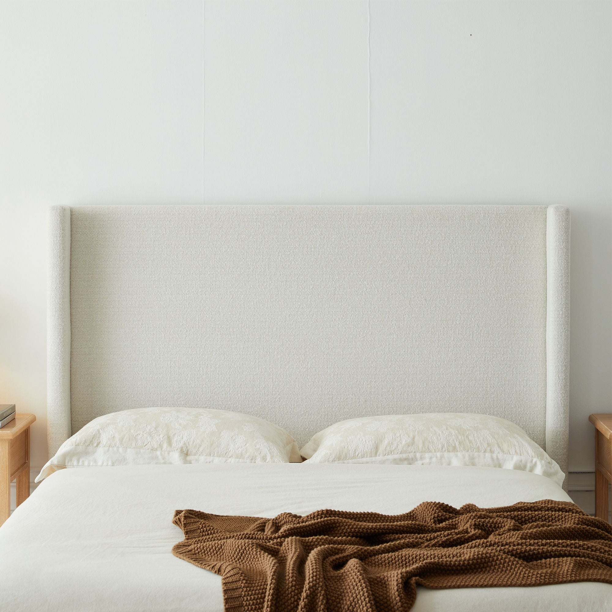 1664-hosford-minimalist-upholstered-wingback-bed-with-wood-base-platform-15.jpg Hosford - Minimalist Upholstered Wingback Bed With Wood Base Platform
