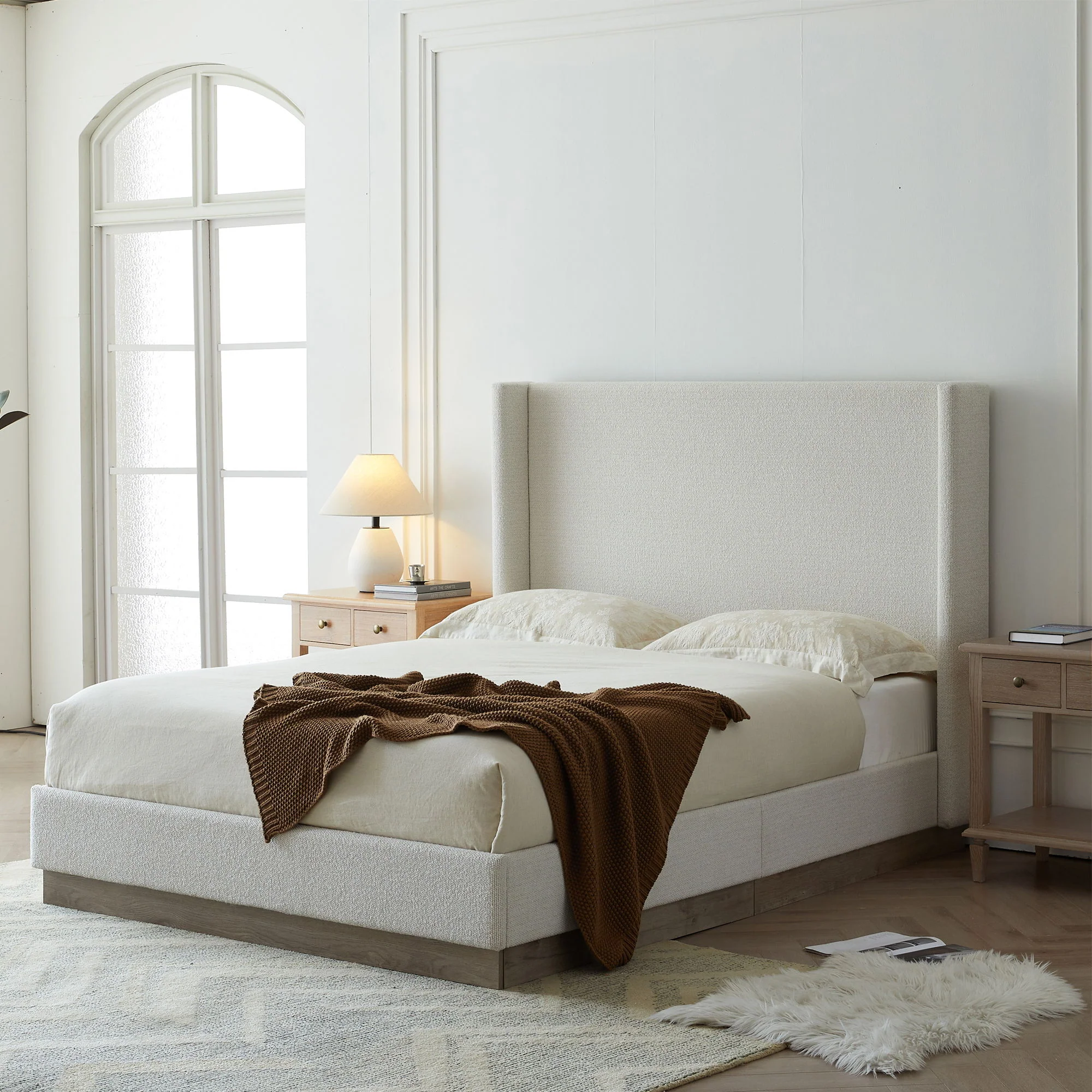 1664-hosford-minimalist-upholstered-wingback-bed-with-wood-base-platform-36.webp Hosford - Minimalist Upholstered Wingback Bed With Wood Base Platform