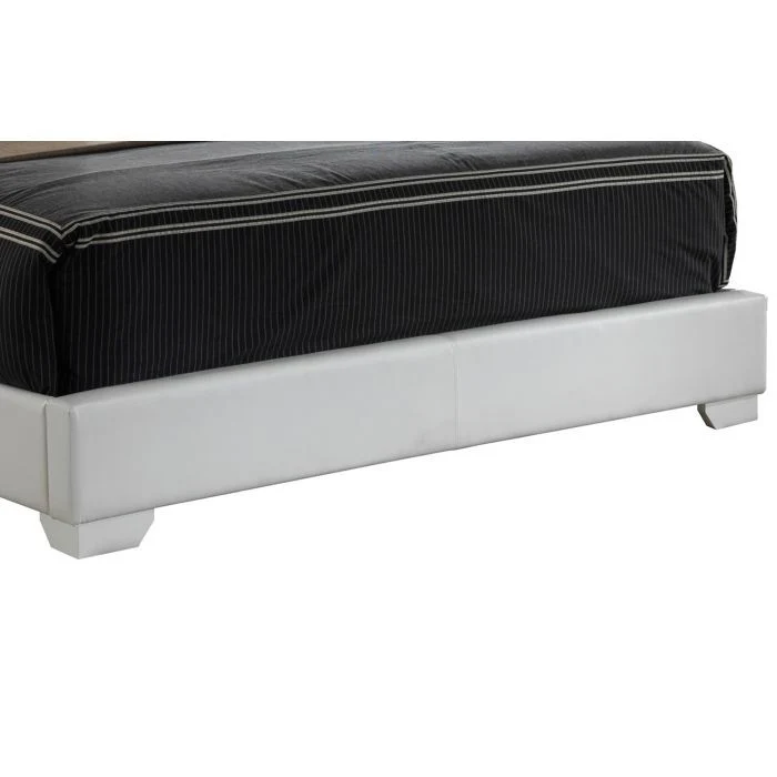 Elegant Platform Bed For Relaxed Spaces