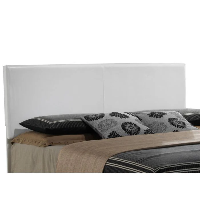 Elegant Platform Bed For Relaxed Spaces