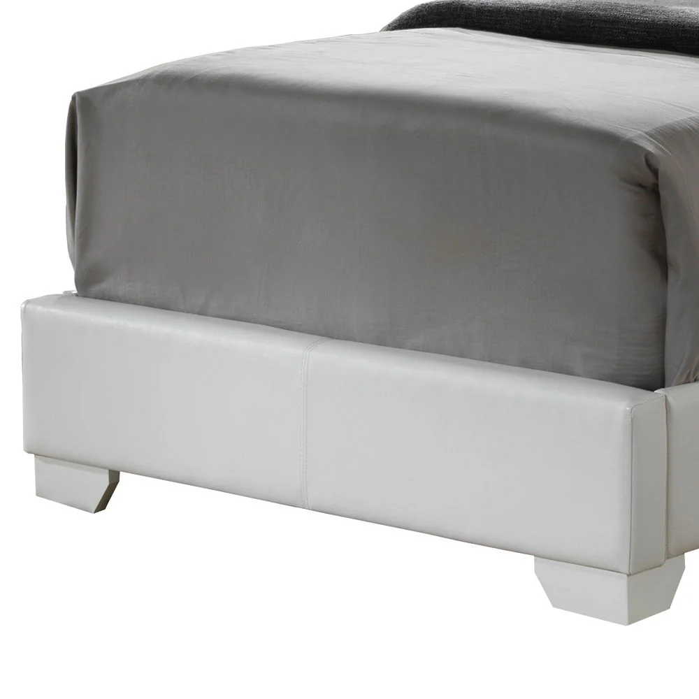 Elegant Platform Bed For Relaxed Spaces