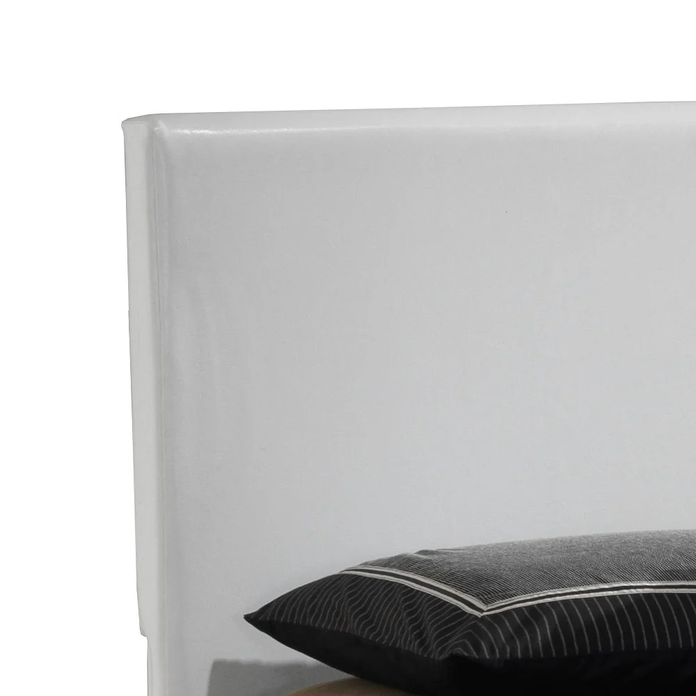 Elegant Platform Bed For Relaxed Spaces