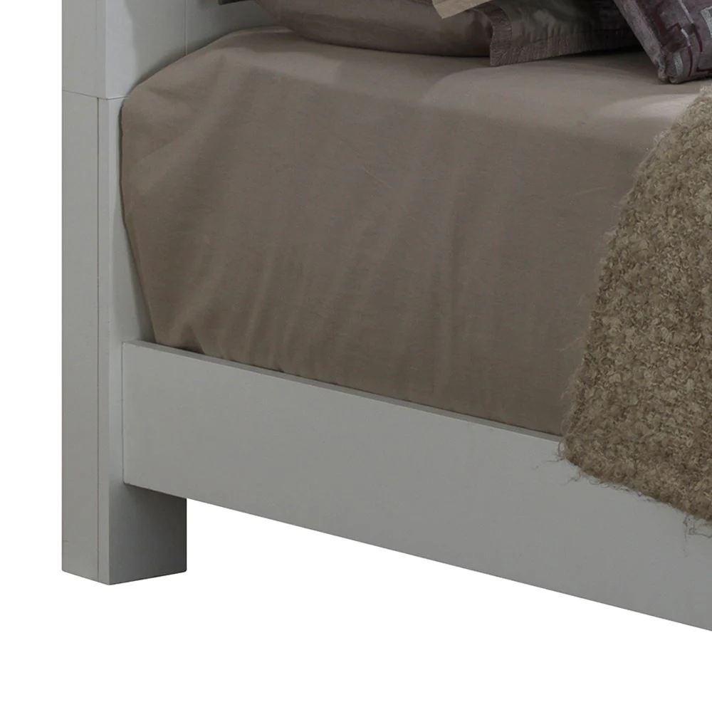 Bed With Transitional Design Stylish