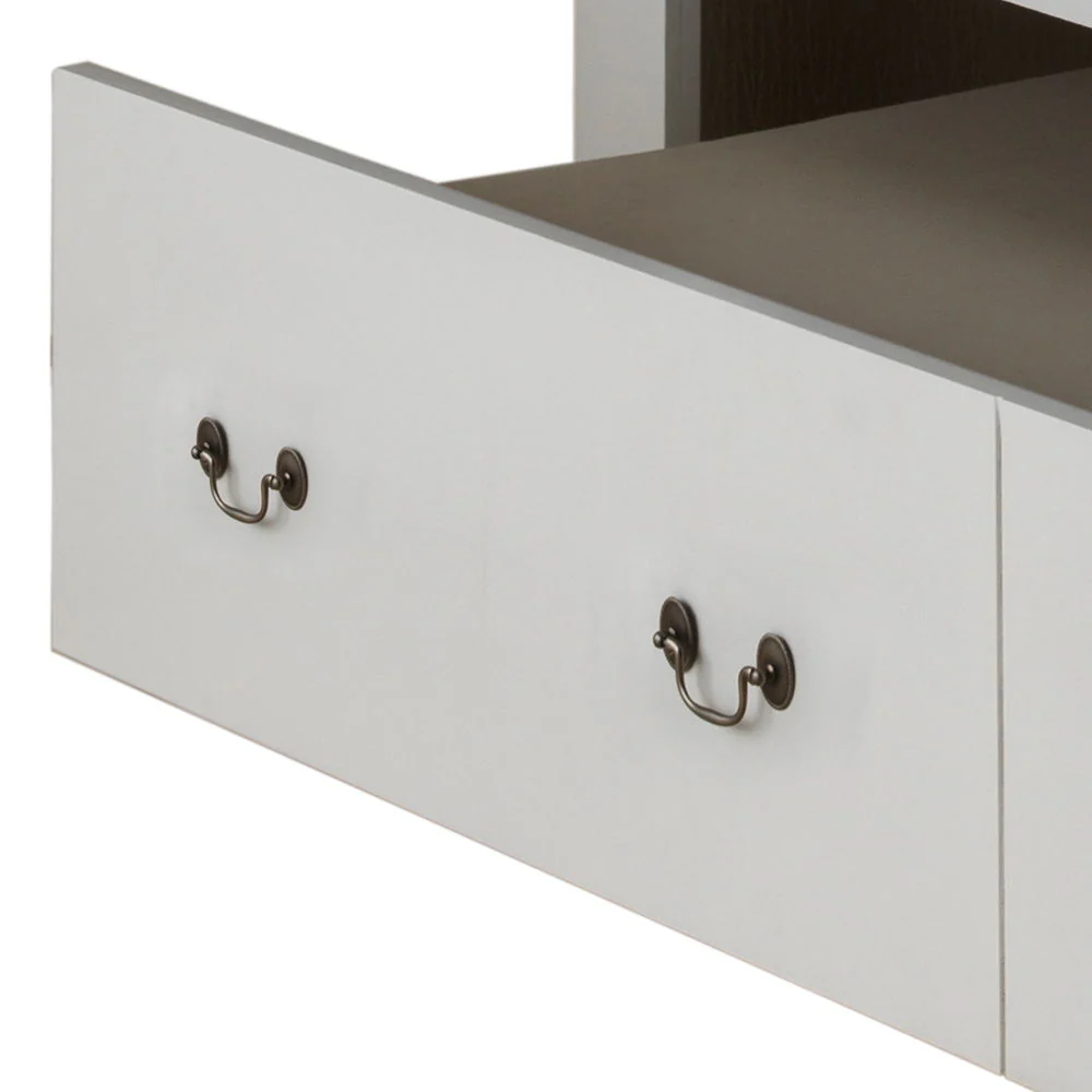 Elegant Trundle Bed With Timeless Charm
