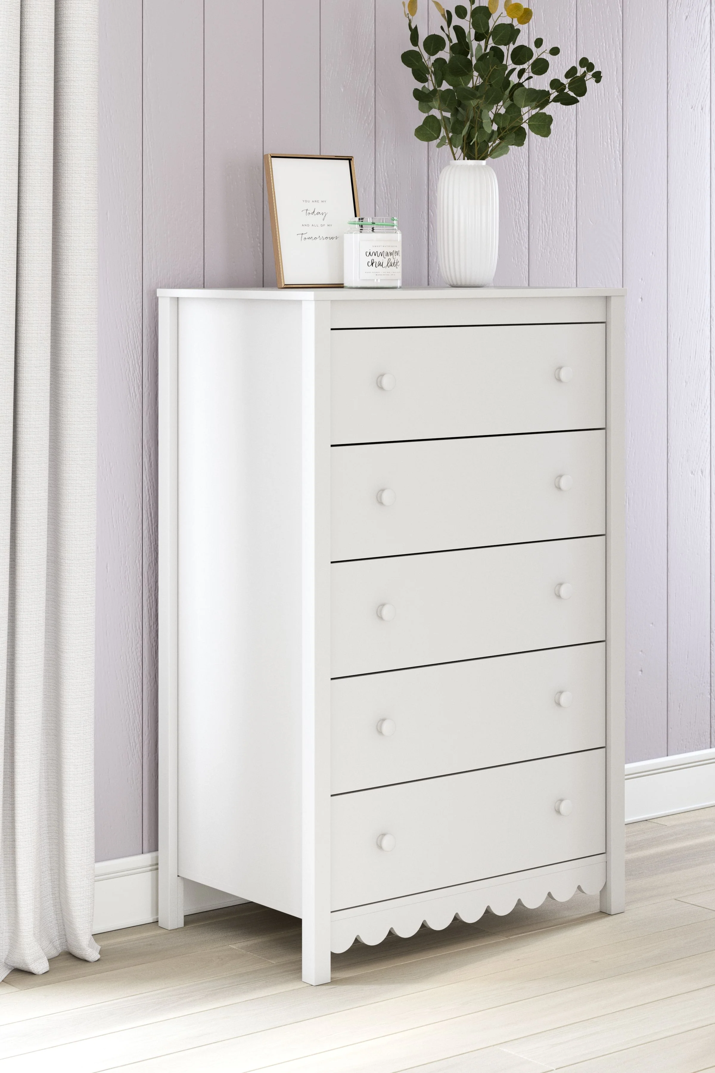 204-hallityn-five-drawer-chest-white-9.webp Hallityn - Five Drawer Chest - White