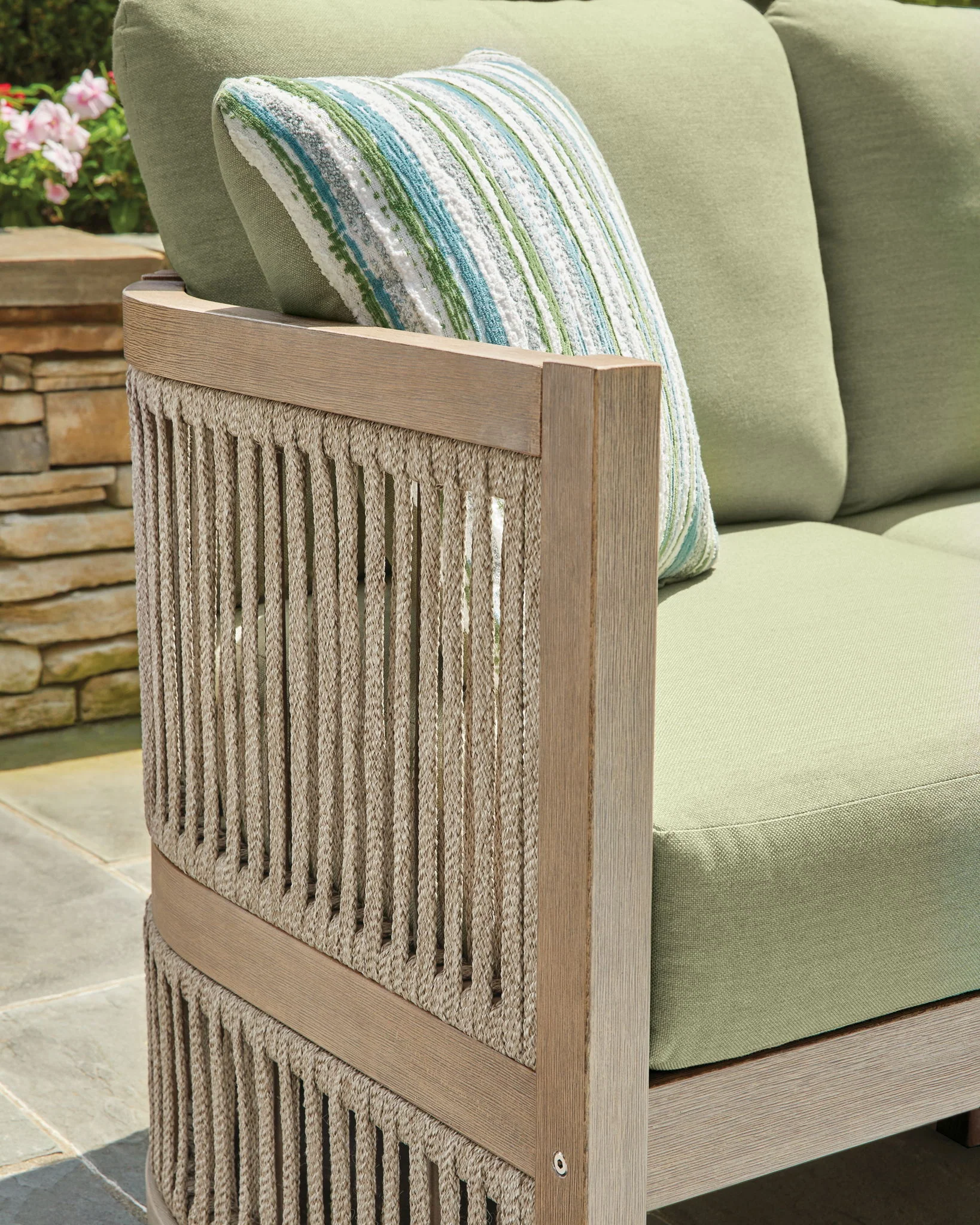 Serena Shores - Sofa With Cushion - Beige / Green