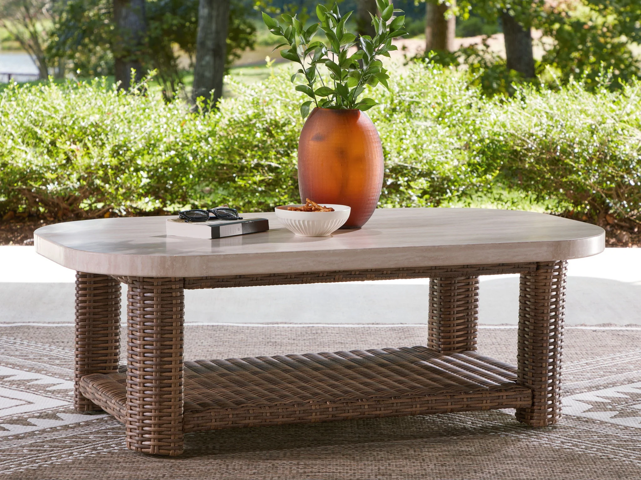 2289-dolan-creek-rectangular-cocktail-table-beige-brown-7.webp Dolan Creek - Rectangular Cocktail Table - Beige / Brown