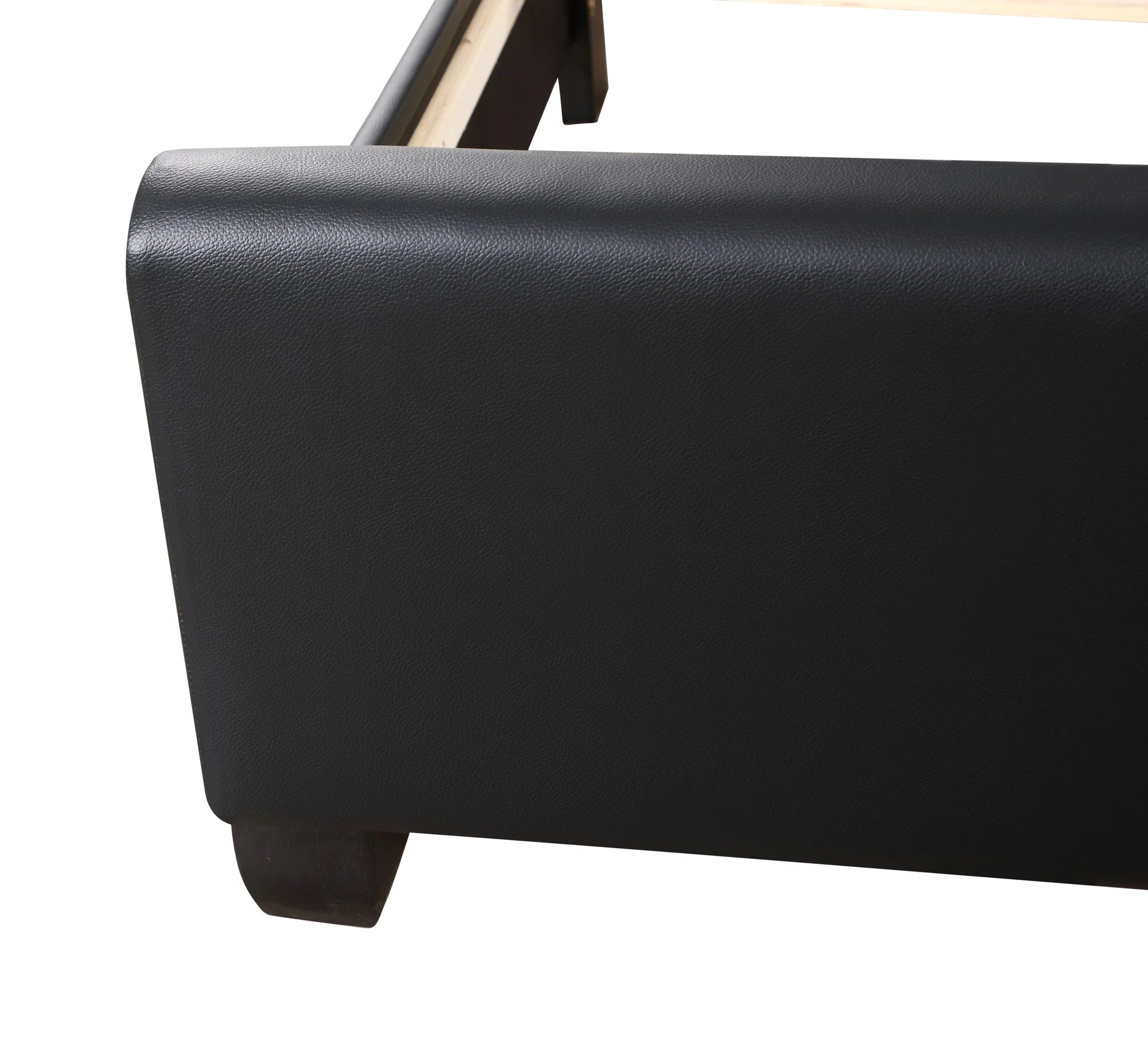 2402-tufted-upholstered-bed-20.webp Tufted Upholstered Bed