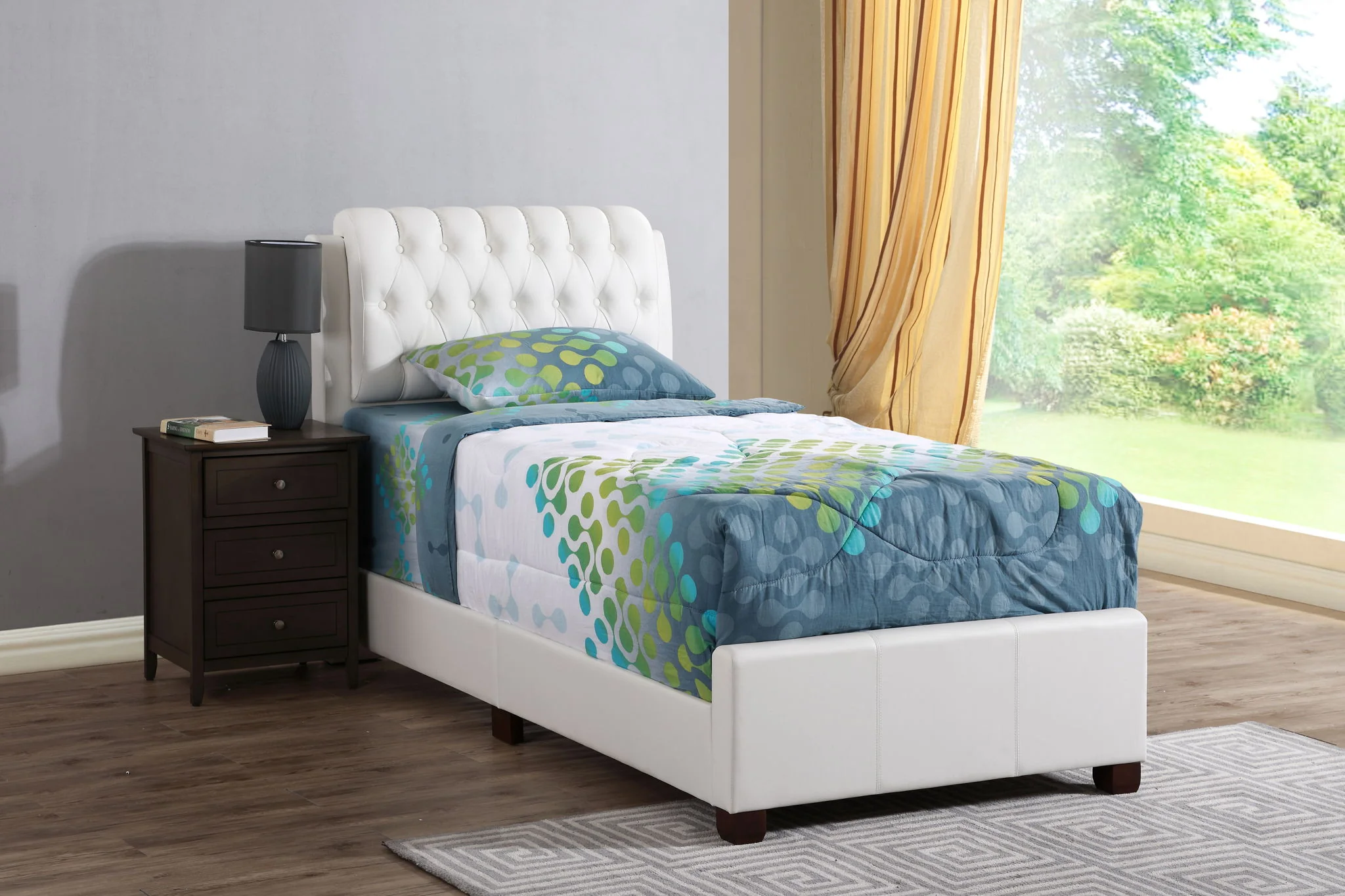 2402-tufted-upholstered-bed-3.webp Tufted Upholstered Bed