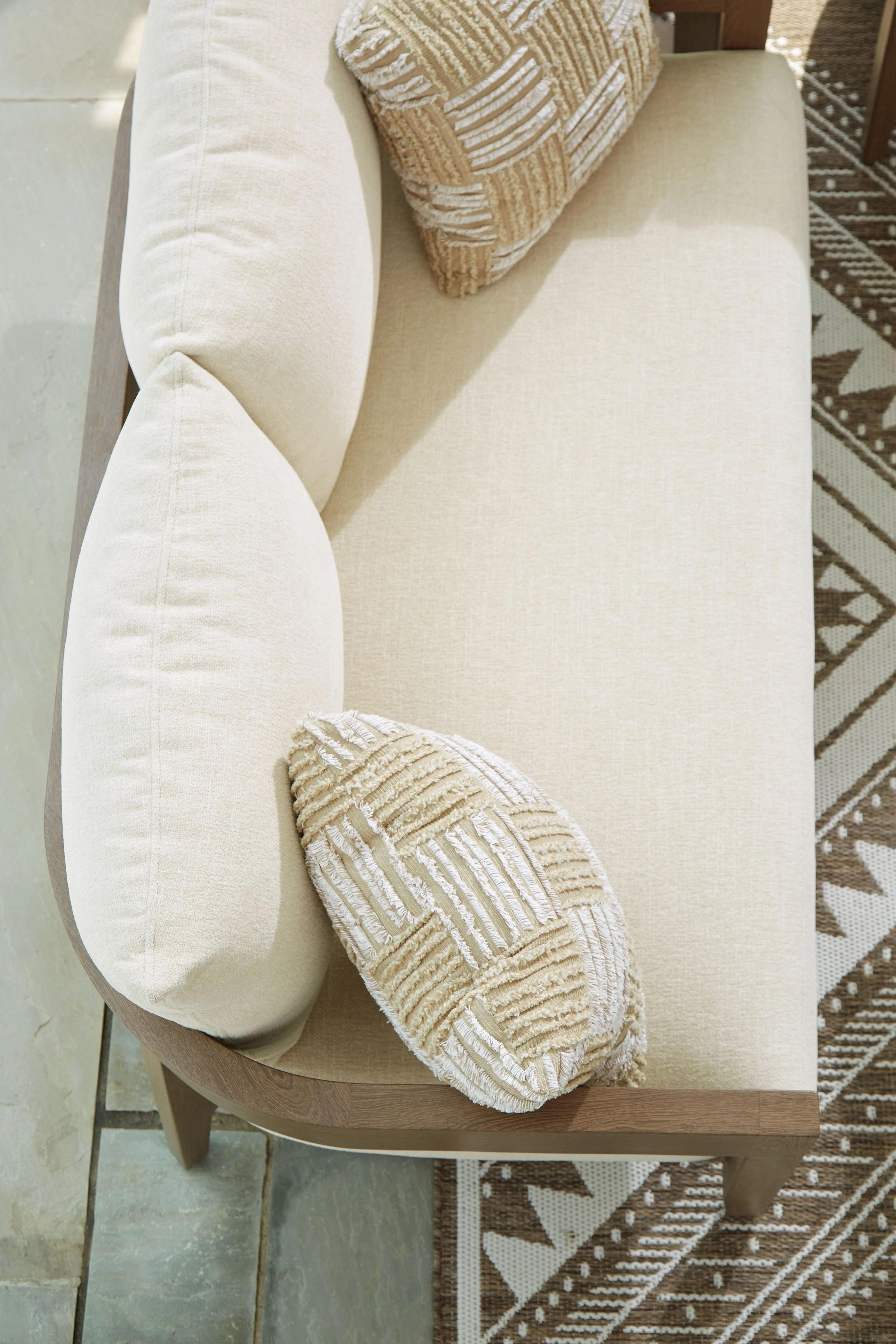 Serene Bay - Loveseat With Cushion - Dark Brown / White
