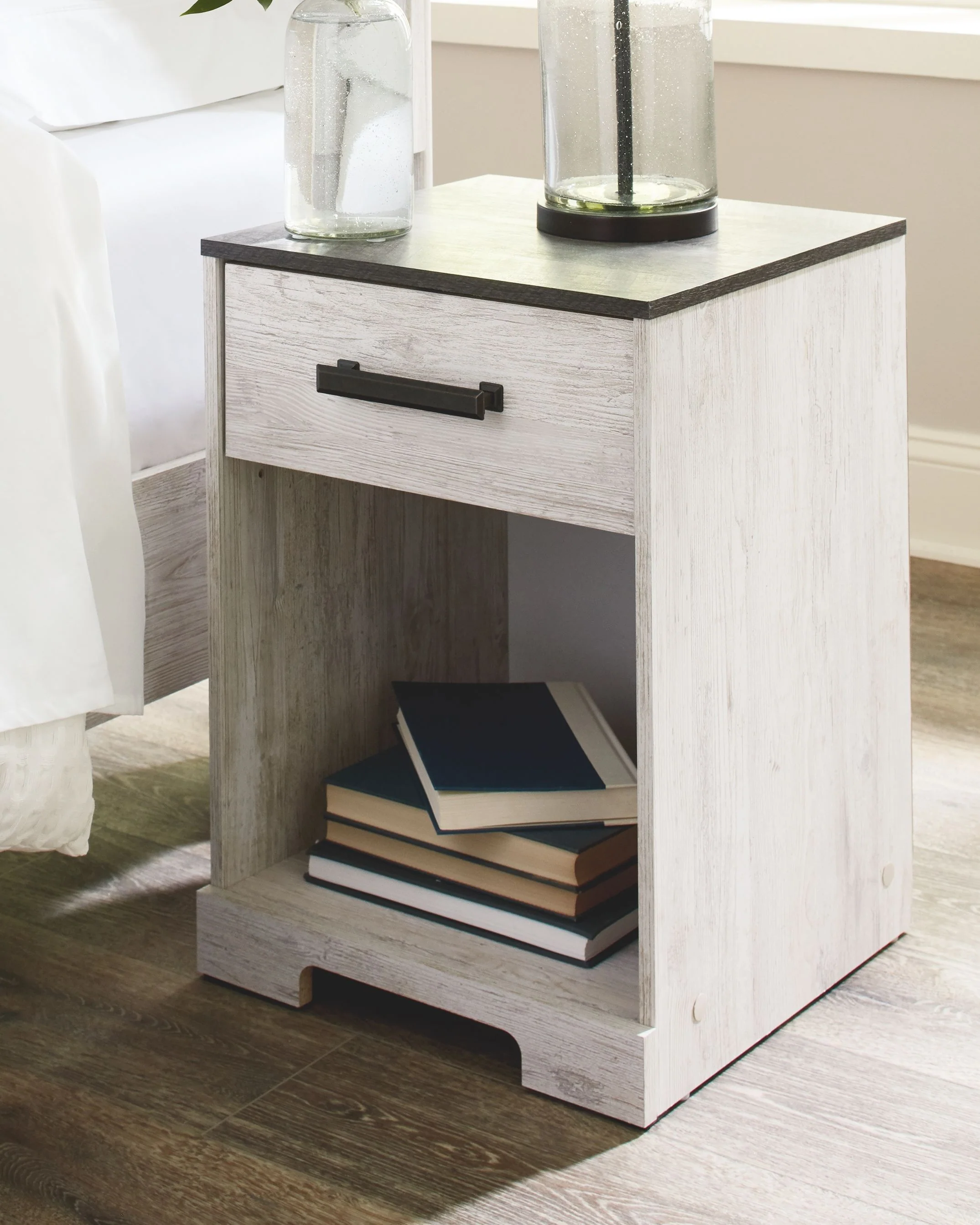 4017-shawburn-one-drawer-night-stand-whitewash-charcoal-gray-6.webp Shawburn - One Drawer Night Stand - Whitewash / Charcoal Gray