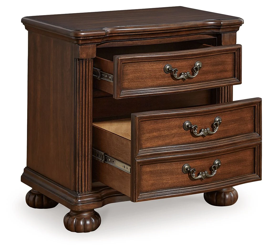4044-lavinton-three-drawer-night-stand-brown-2.webp Lavinton - Three Drawer Night Stand - Brown
