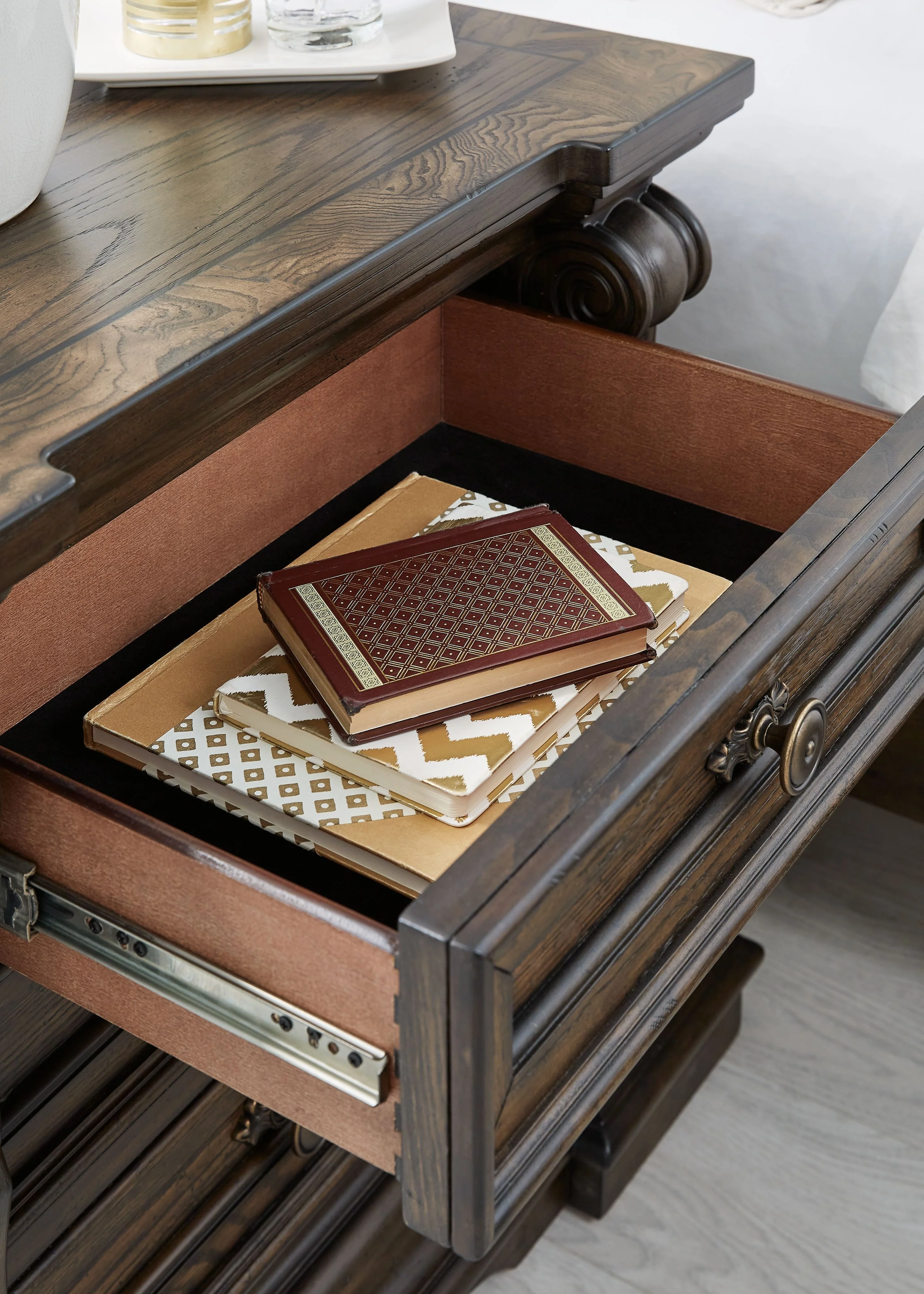 4343-maylee-three-drawer-night-stand-dark-brown-9.webp Maylee - Three Drawer Night Stand - Dark Brown