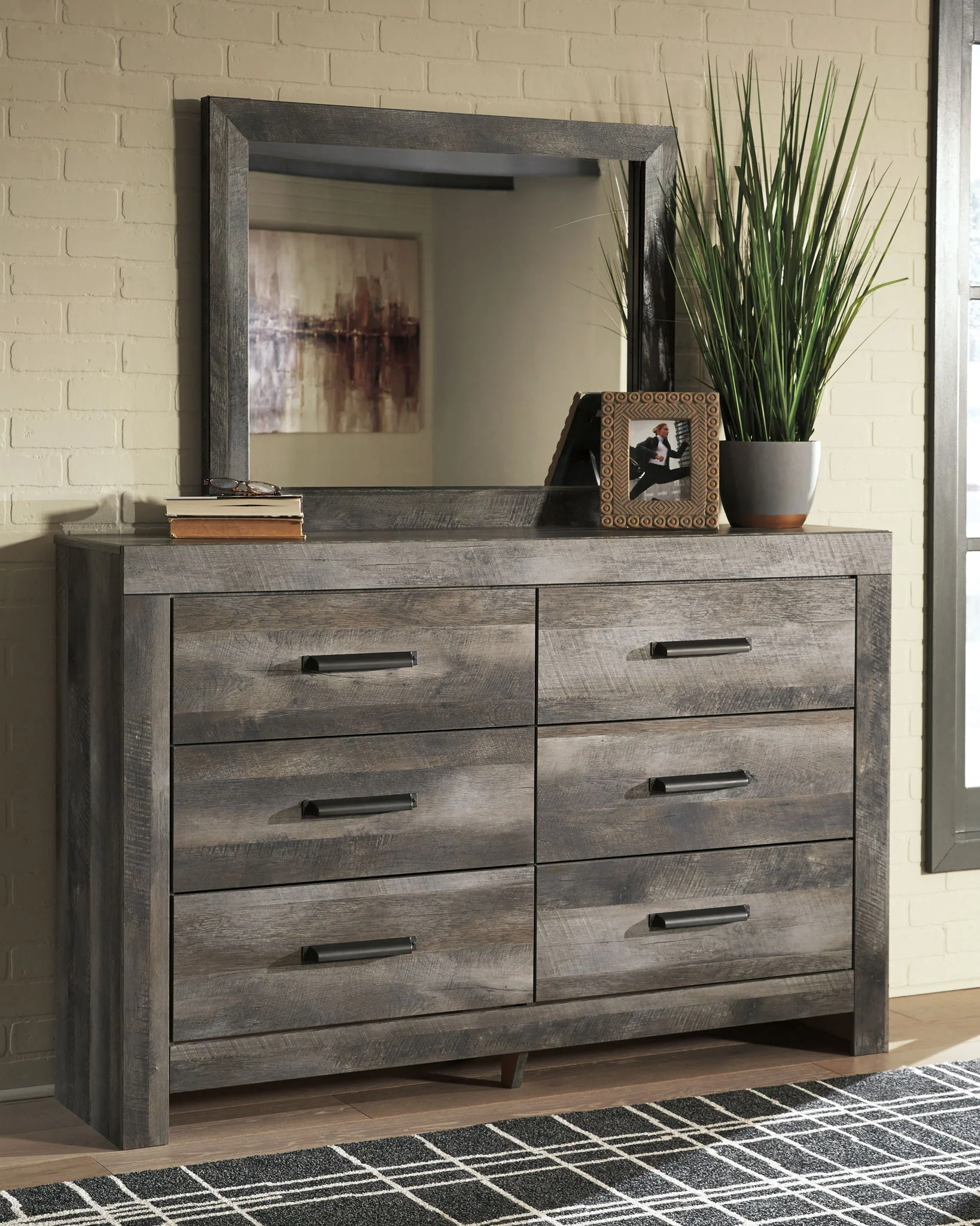 Wynnlow - Dresser