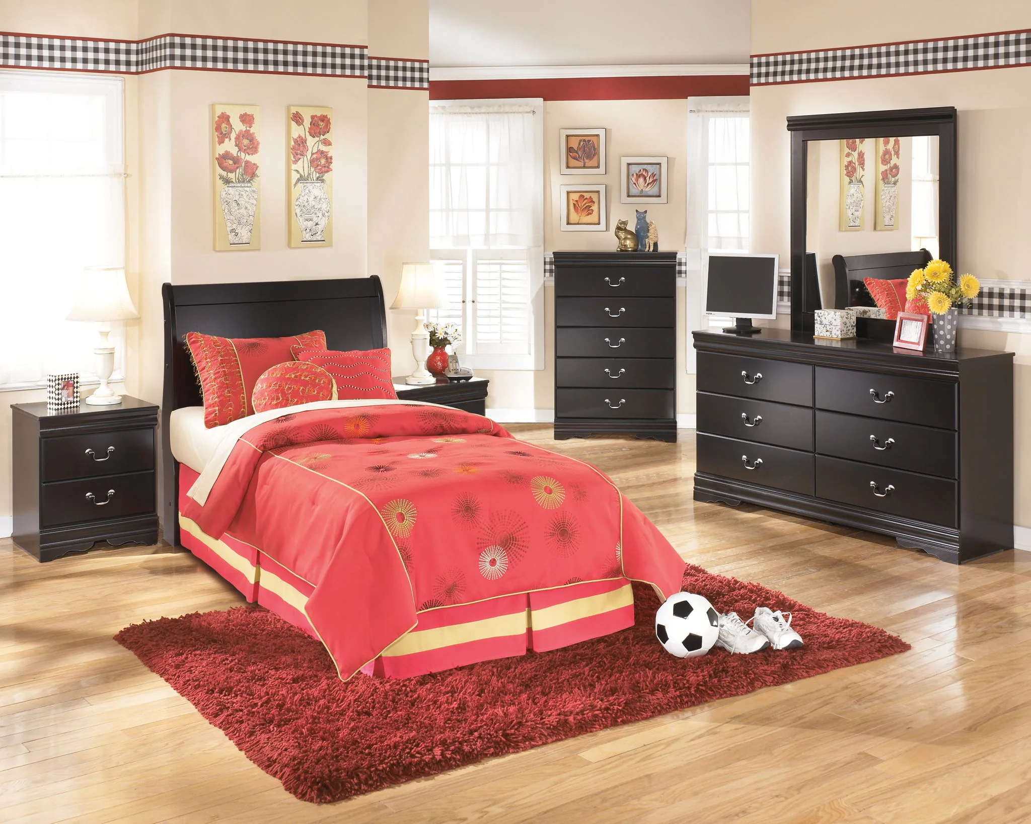 482-huey-vineyard-five-drawer-chest-black-4.webp Huey Vineyard - Five Drawer Chest - Black