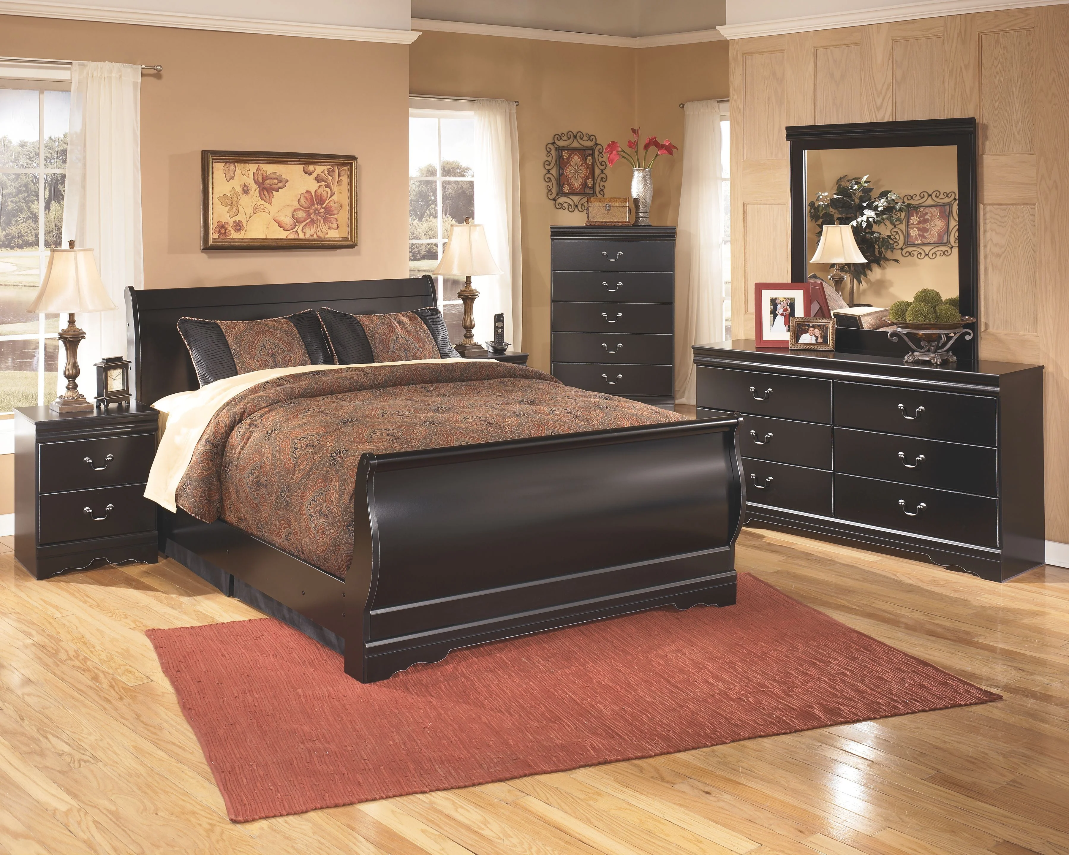 482-huey-vineyard-five-drawer-chest-black-5.webp Huey Vineyard - Five Drawer Chest - Black