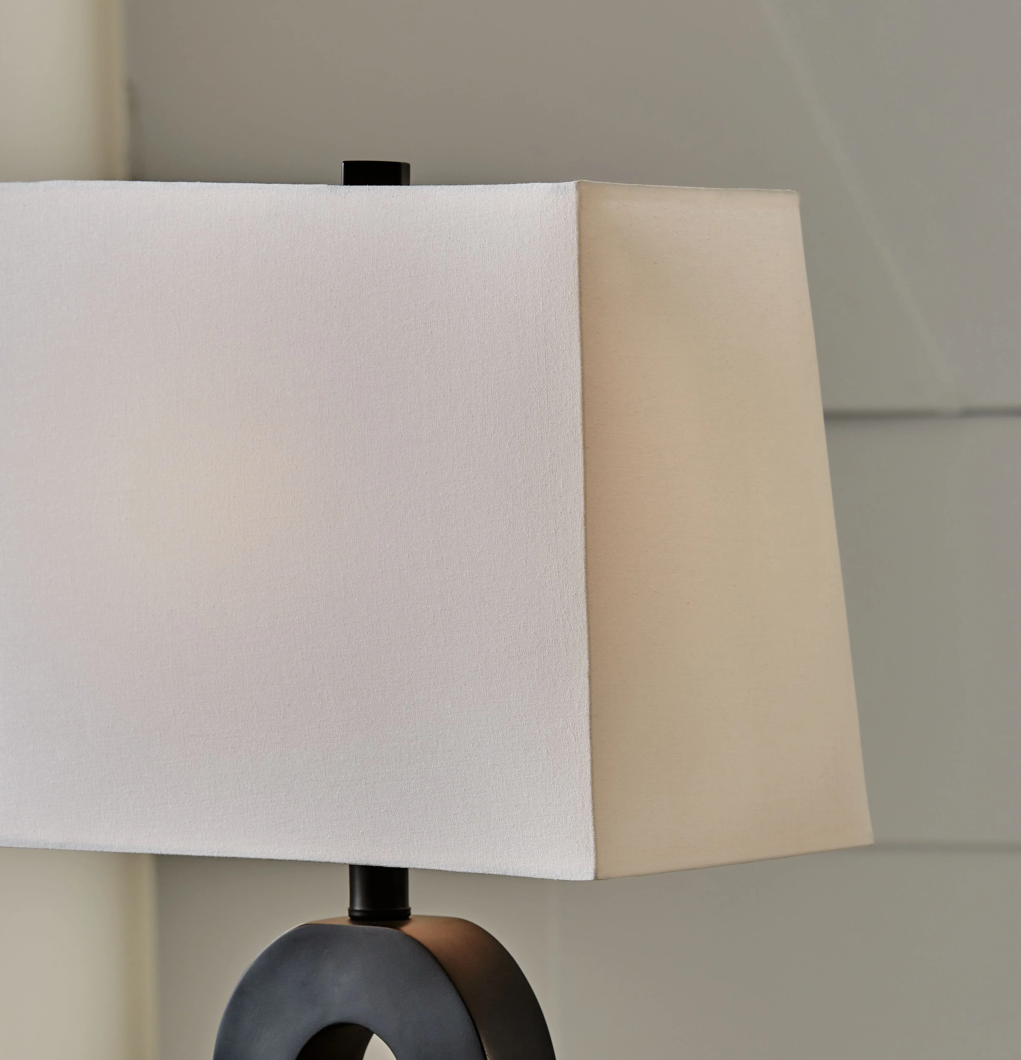 4821-markellton-poly-table-lamp-set-of-2-black-4.webp Markellton - Poly Table Lamp (Set of 2) - Black