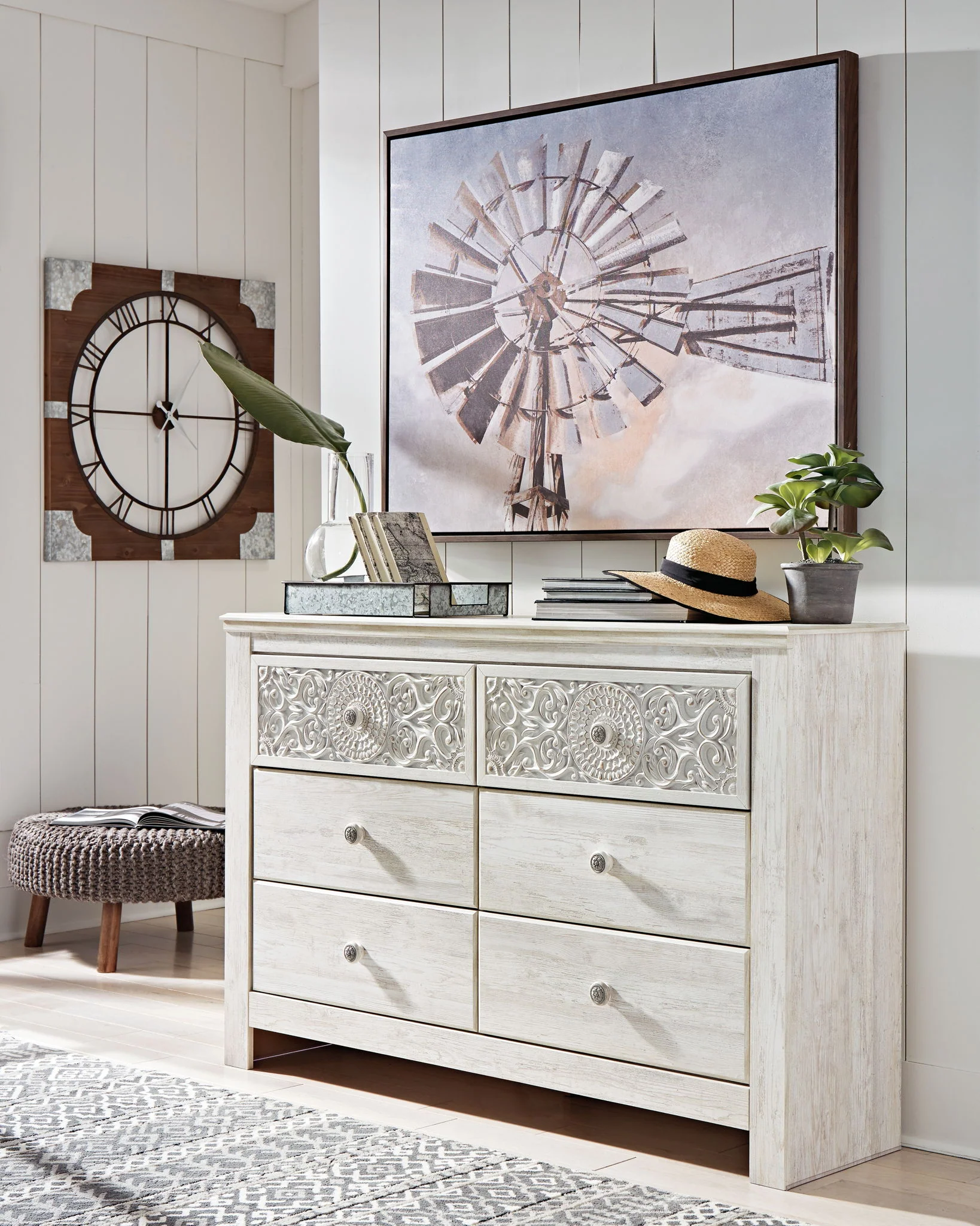 4992-paxberry-six-drawer-dresser-medallion-drawer-pulls-whitewash-3.webp Paxberry - Six Drawer Dresser - Medallion Drawer Pulls - Whitewash