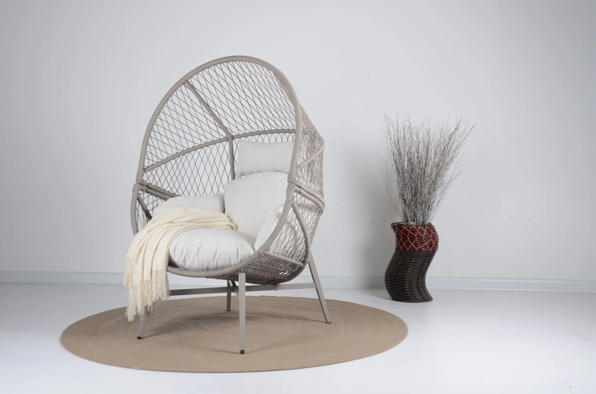 514-modern-wicker-egg-chair-with-cushion-4.webp Modern Wicker Egg Chair with Cushion