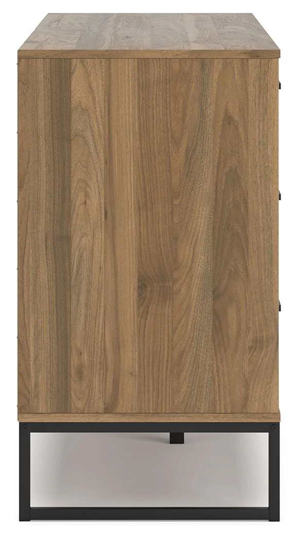 Deanlow - Six Drawer Dresser - Honey
