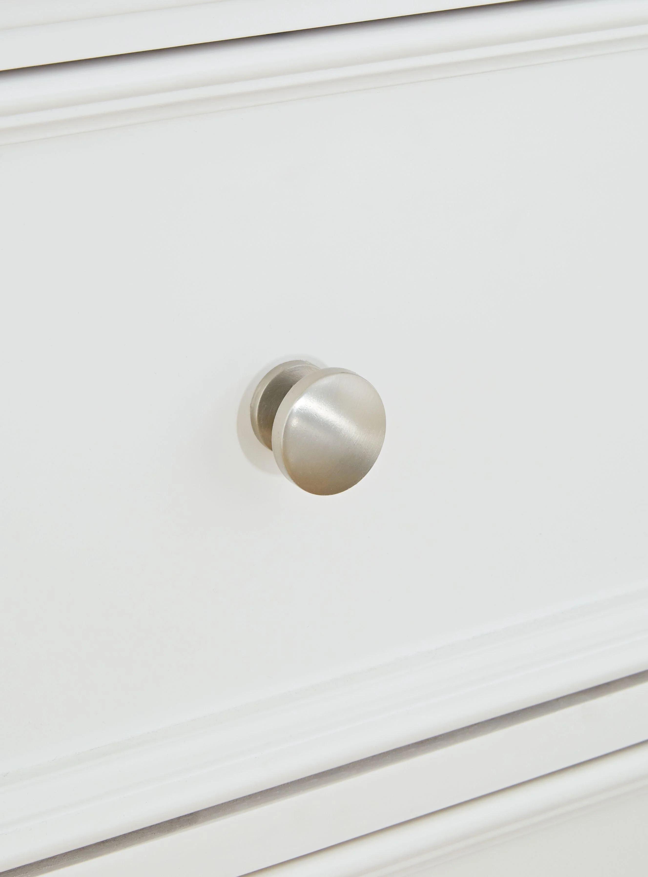 5448-fortman-five-drawer-chest-white-7.webp Fortman - Five Drawer Chest - White