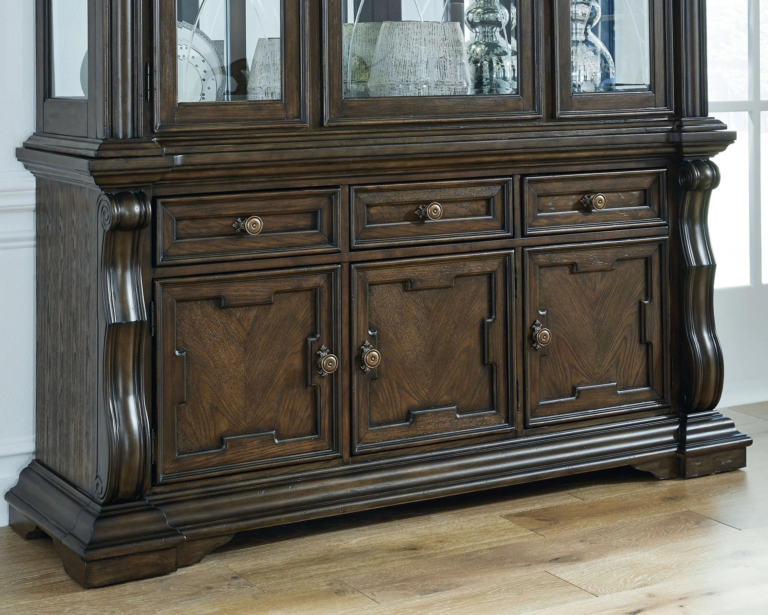 5593-maylee-dining-room-buffet-dark-brown-2.webp Maylee - Dining Room Buffet - Dark Brown
