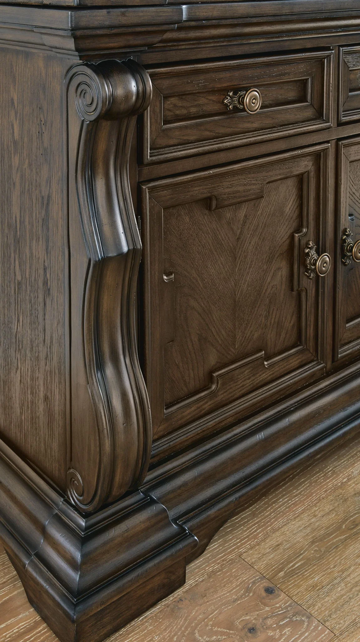 5593-maylee-dining-room-buffet-dark-brown-4.webp Maylee - Dining Room Buffet - Dark Brown