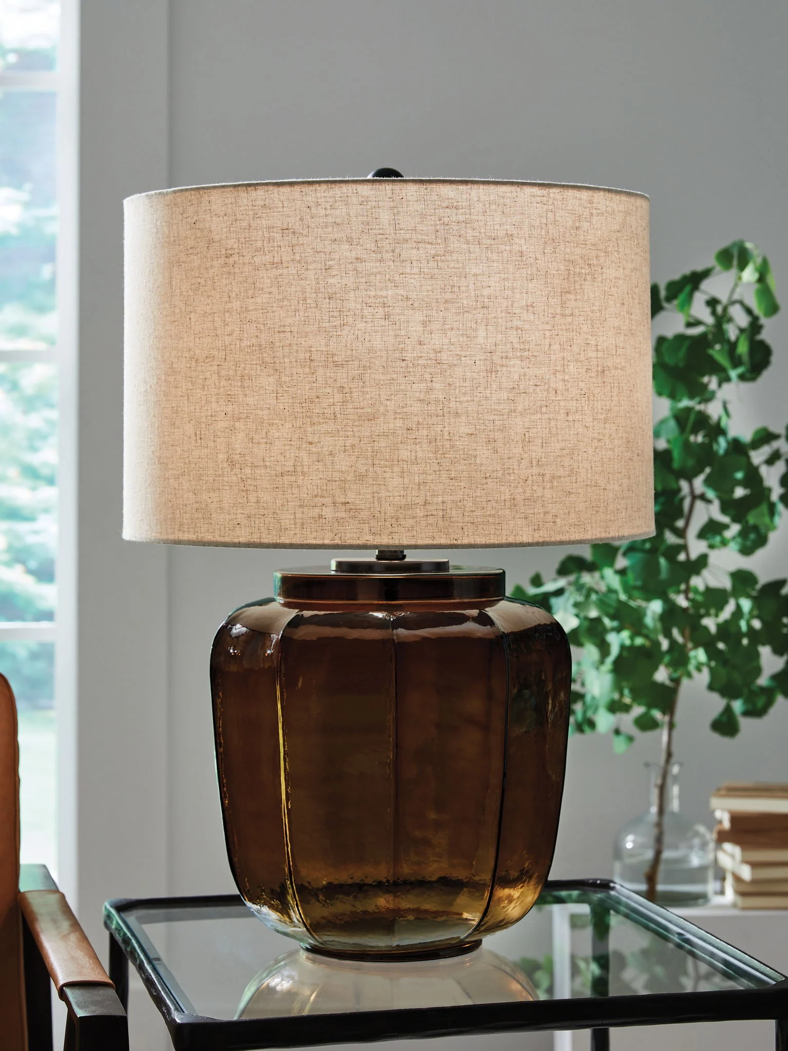 5603-bainmore-glass-table-lamp-amber-4.webp Bainmore - Glass Table Lamp - Amber