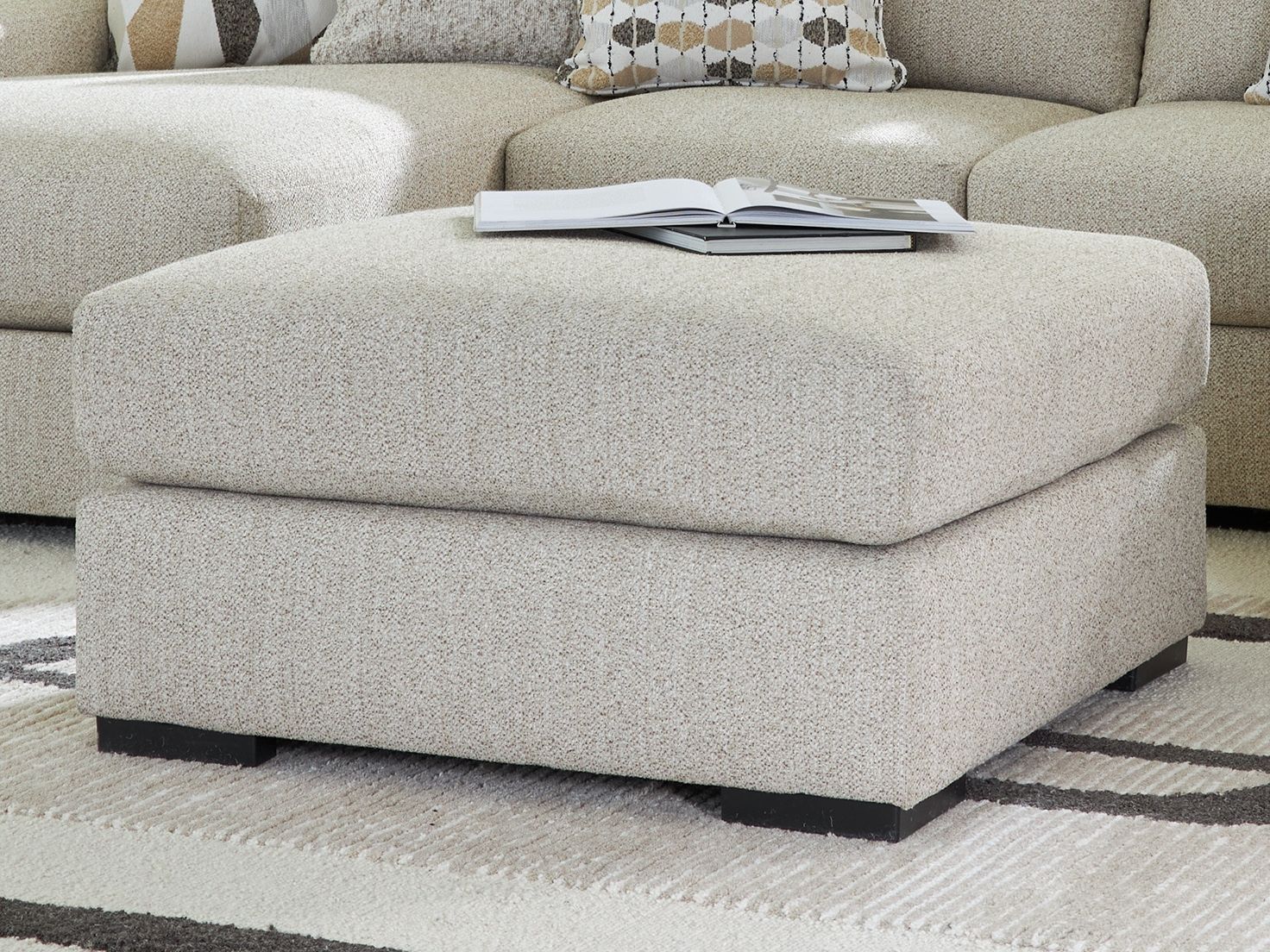 5608-laurelgrove-oversized-accent-ottoman-pebble-3.jpg LaureLGrove - Oversized Accent Ottoman - Pebble