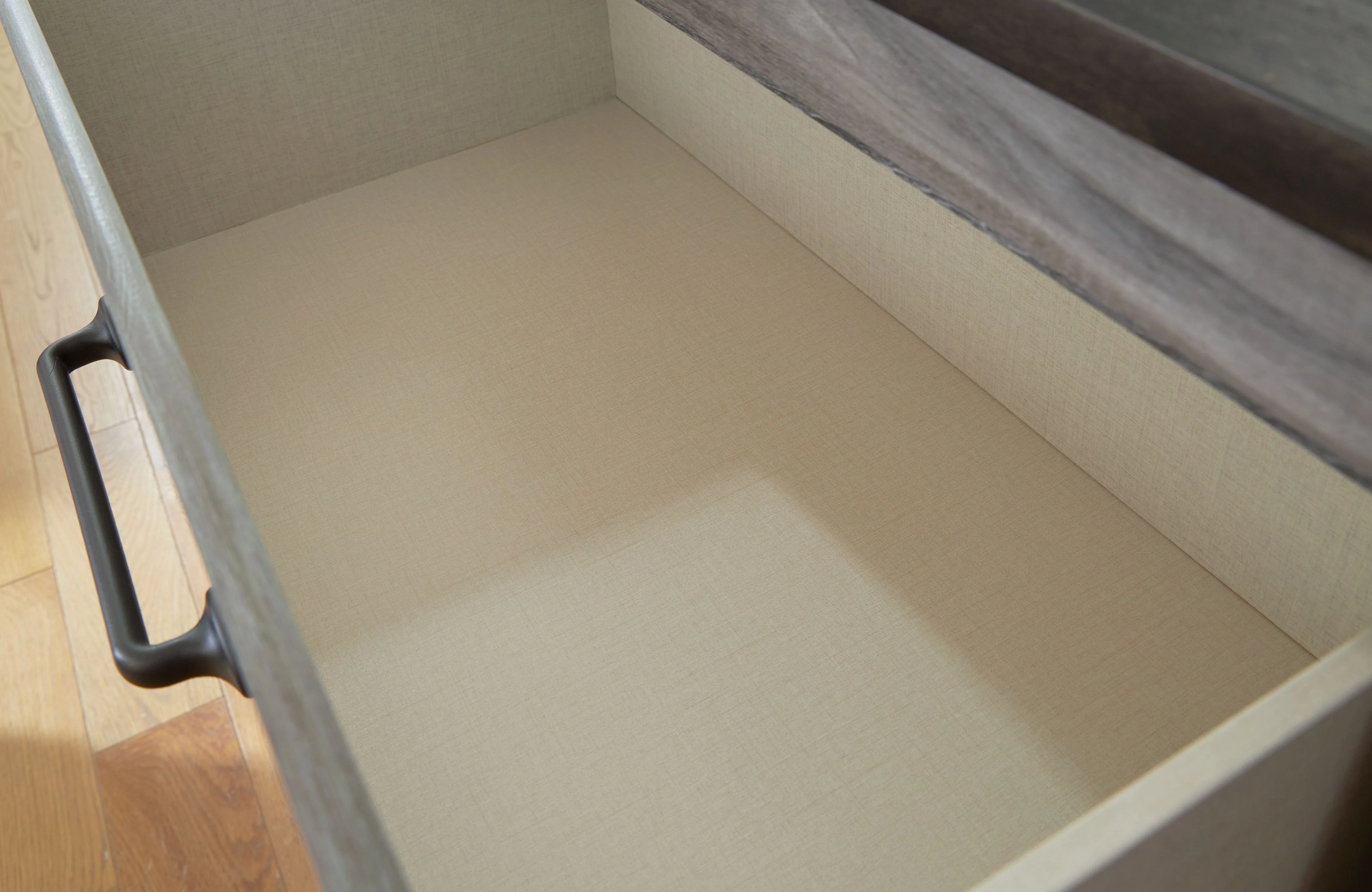 5859-bronyan-four-drawer-chest-dark-gray-10.webp Bronyan - Four Drawer Chest - Dark Gray