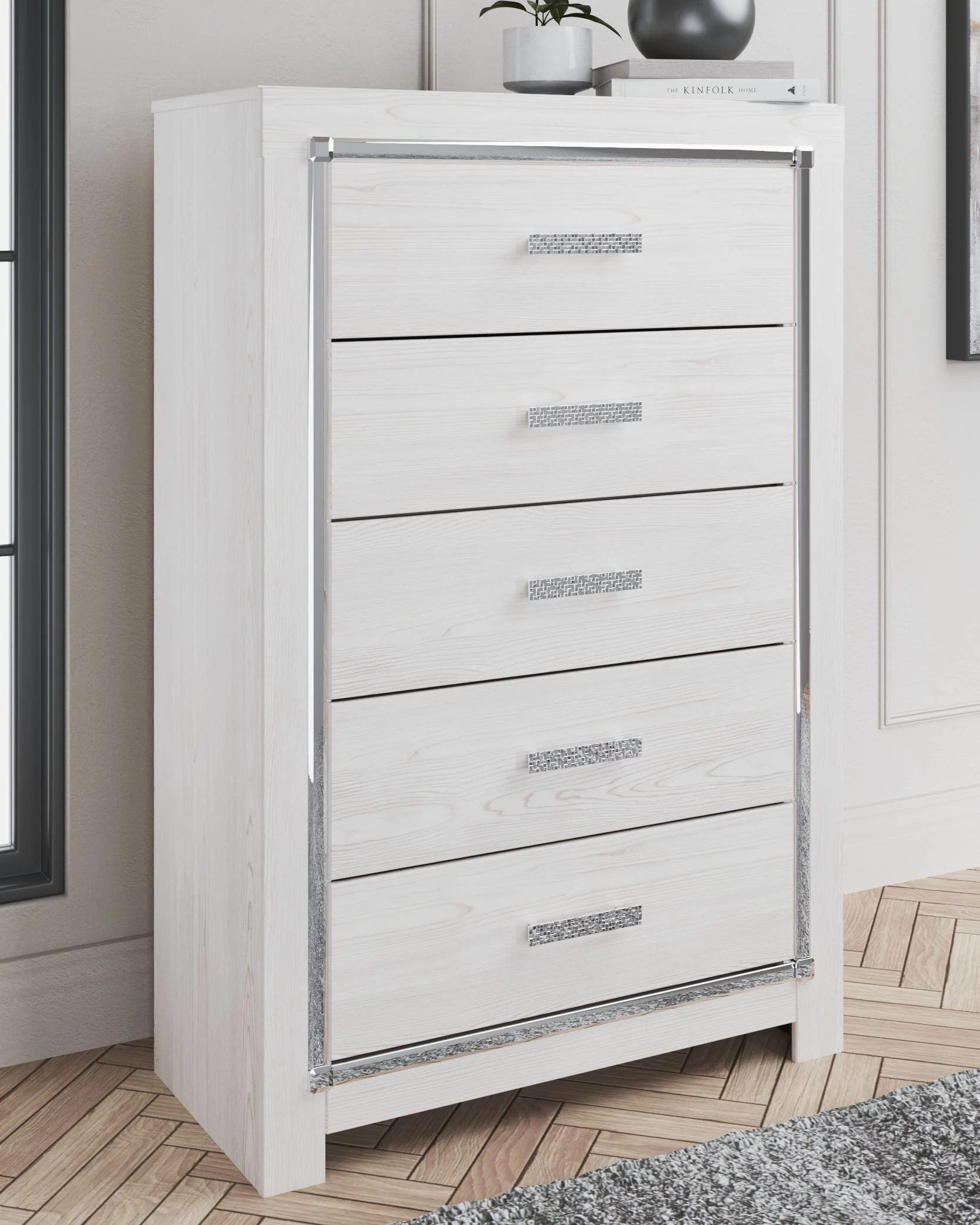 5861-altyra-five-drawer-chest-white-4.webp Altyra - Five Drawer Chest - White