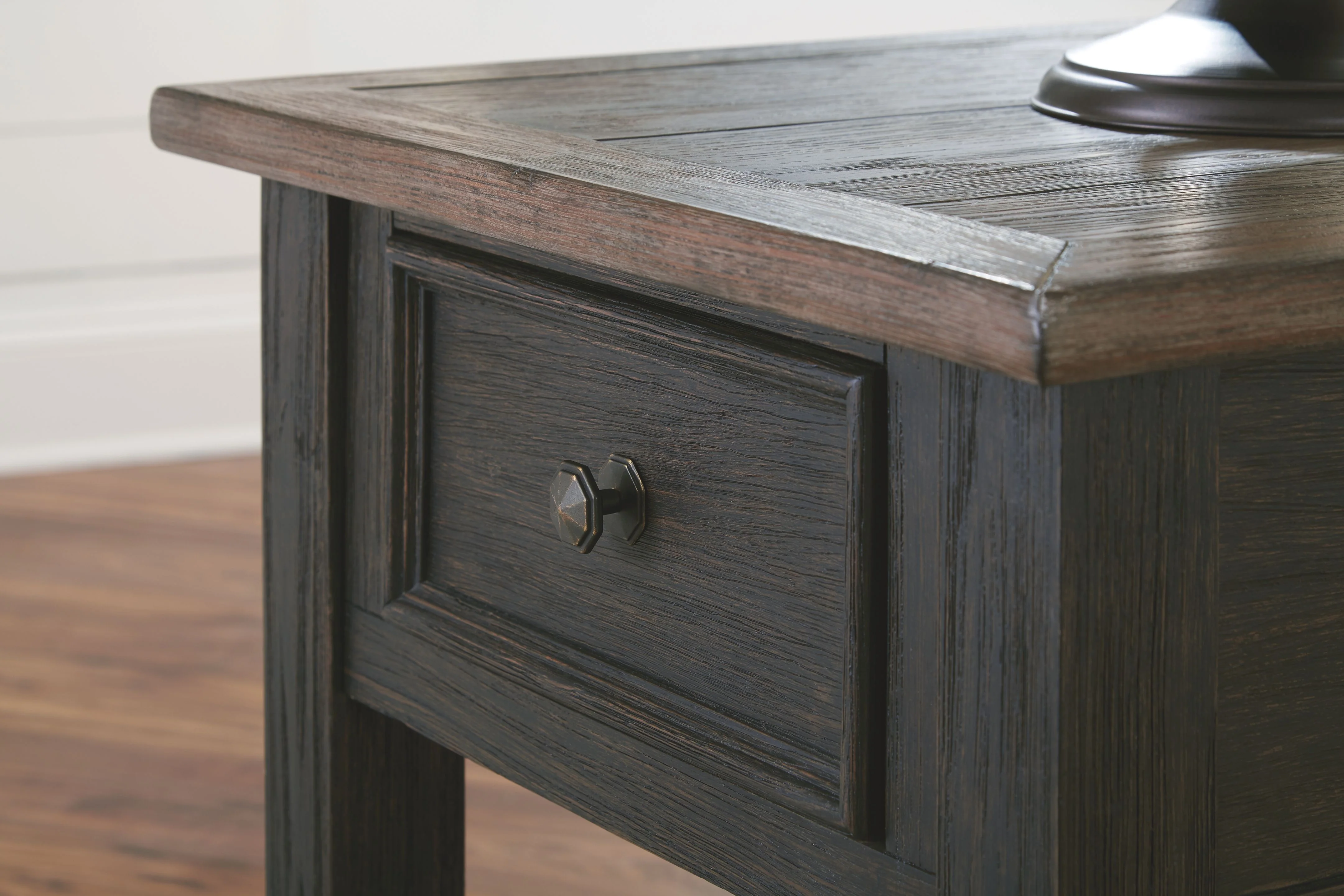 Tyler Creek - Rectangular End Table - Grayish Brown / Black