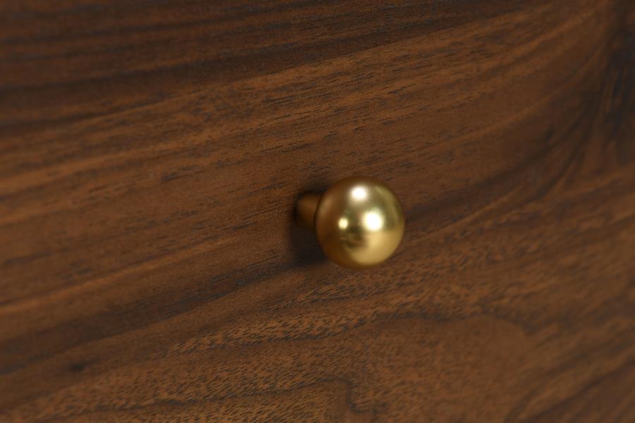 Welsley - 6-Drawer Dresser