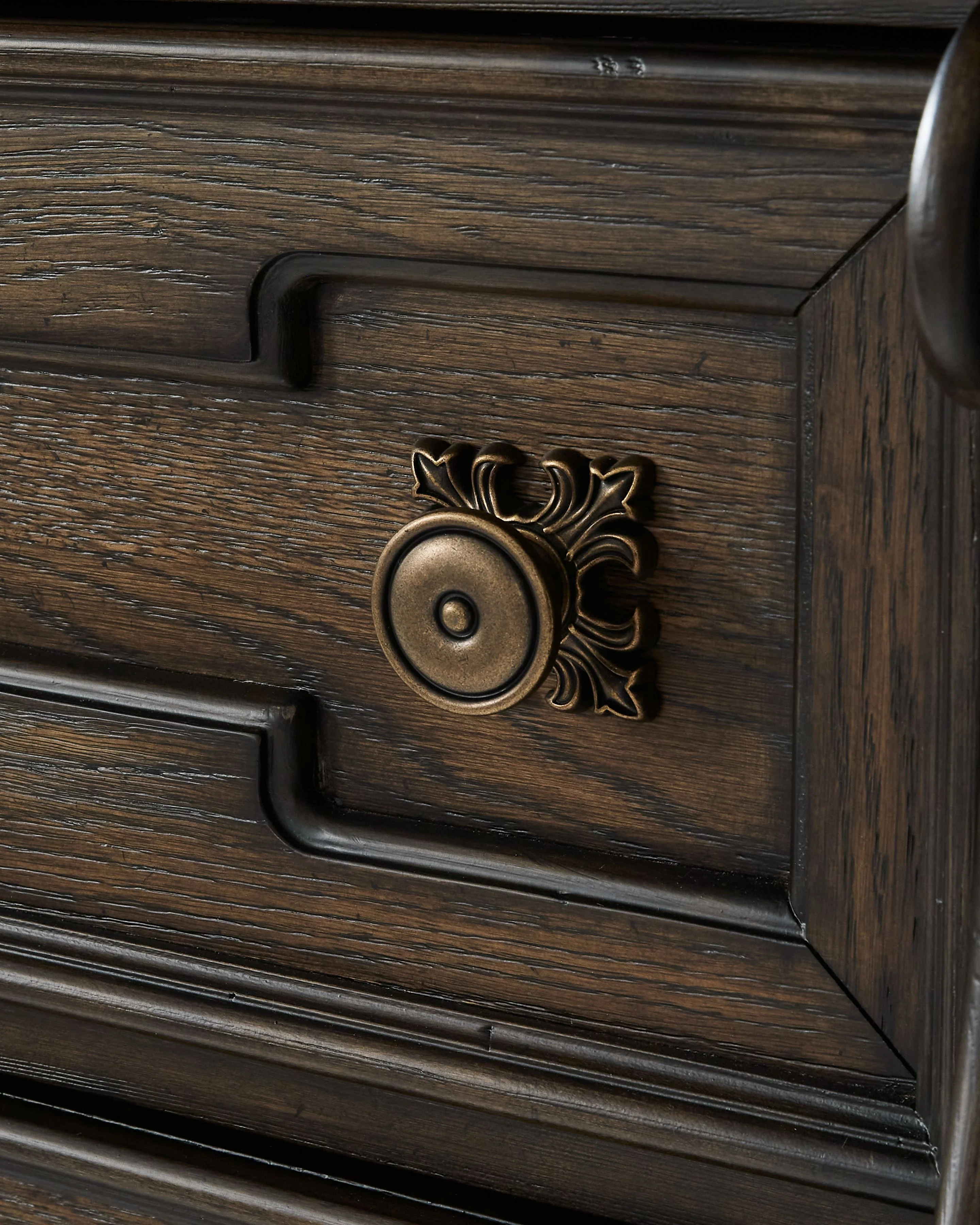 6421-maylee-five-drawer-chest-dark-brown-6.webp Maylee - Five Drawer Chest - Dark Brown