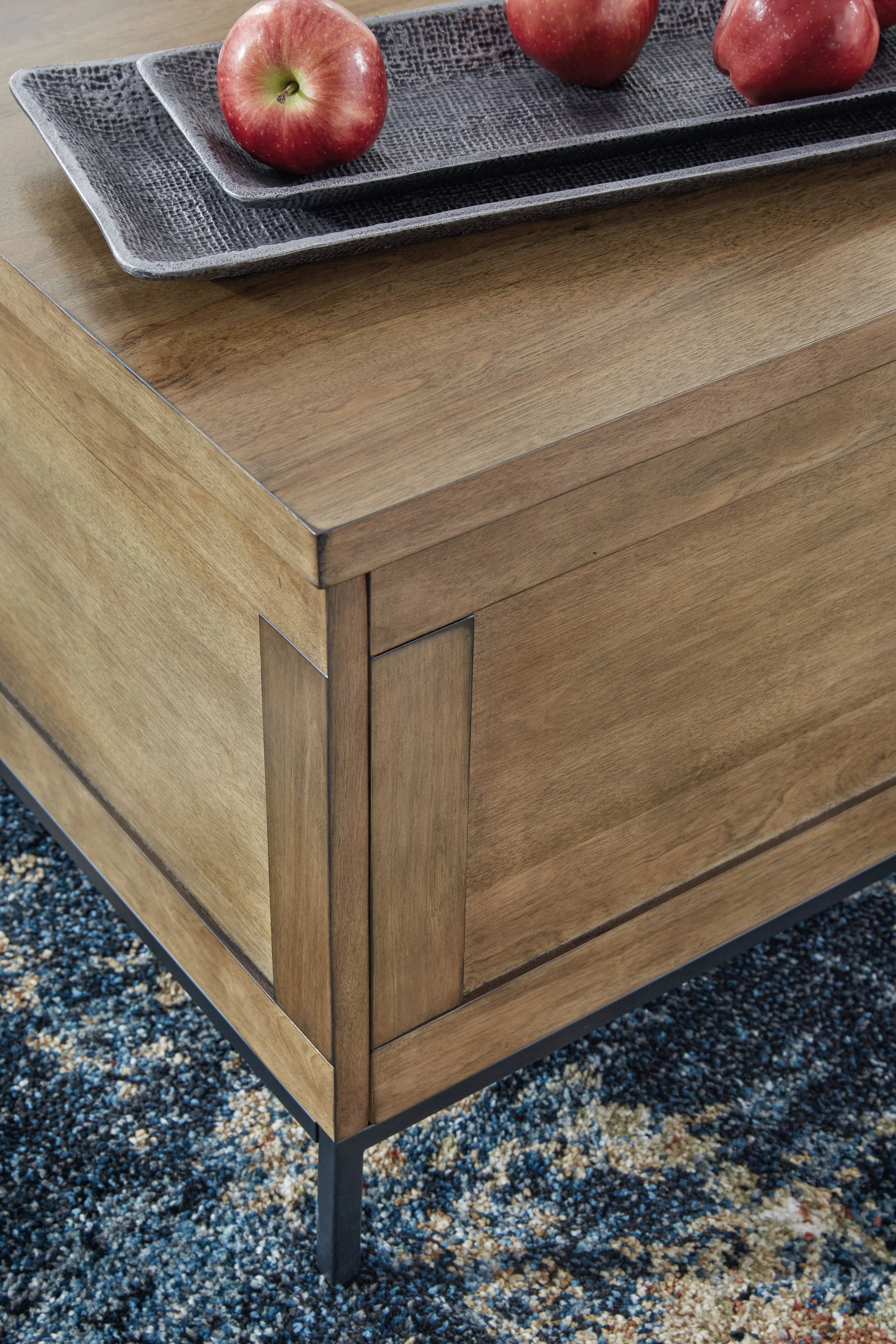 Torlanta - Lift Top Cocktail Table - Brown