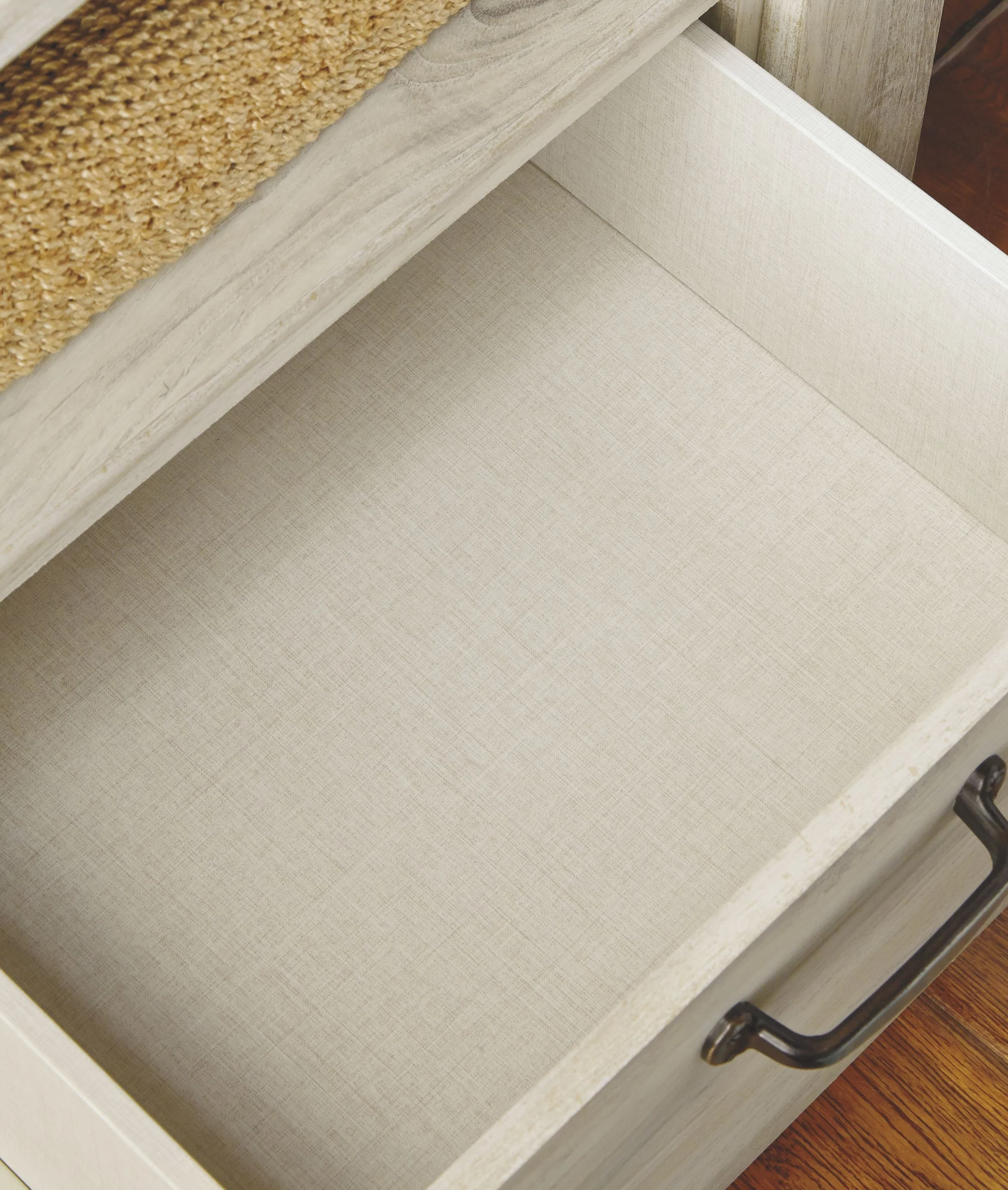 6540-bellaby-five-drawer-chest-whitewash-6.webp Bellaby - Five Drawer Chest - Whitewash