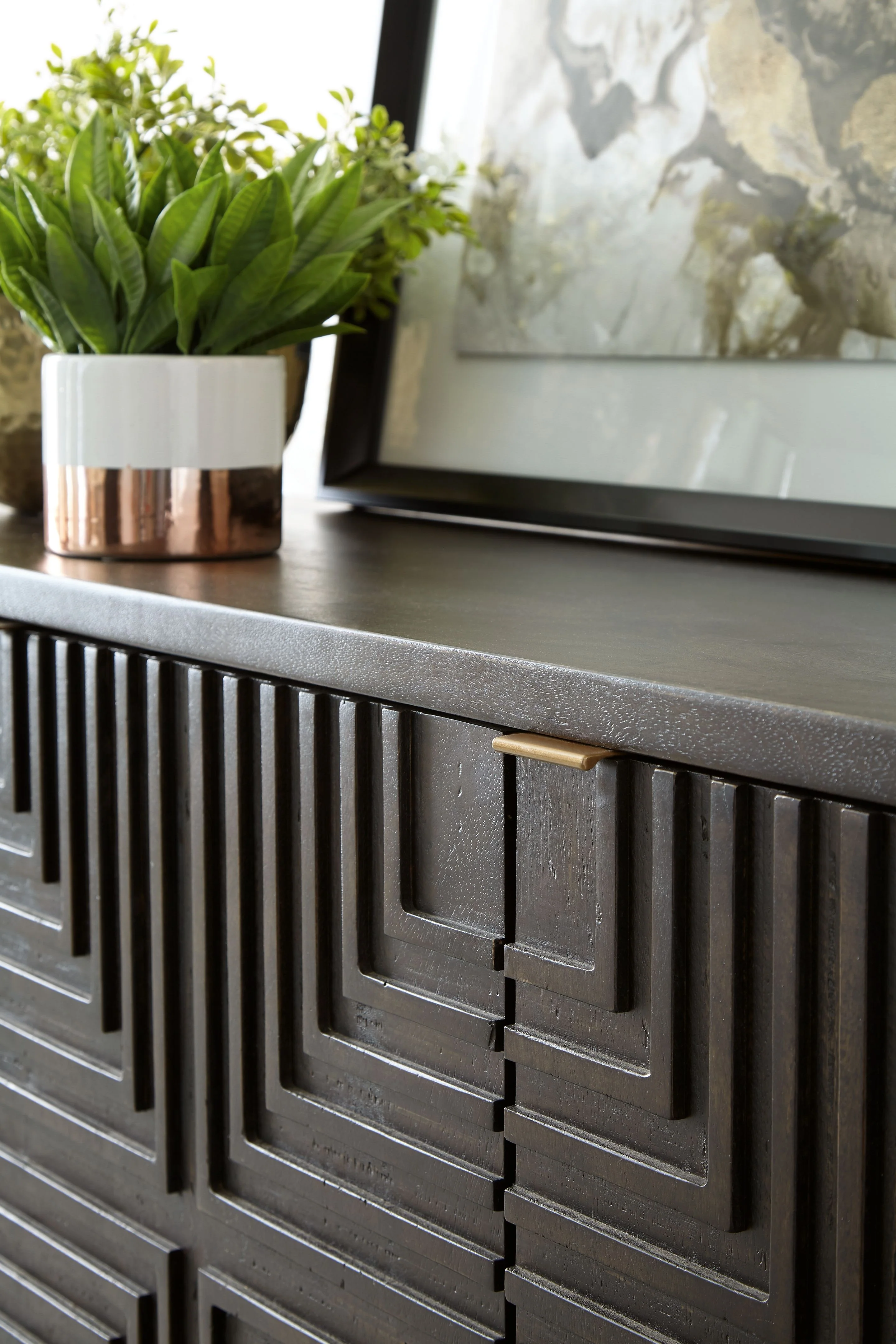 Elinmore - Accent Cabinet - Brown / Gold Finish
