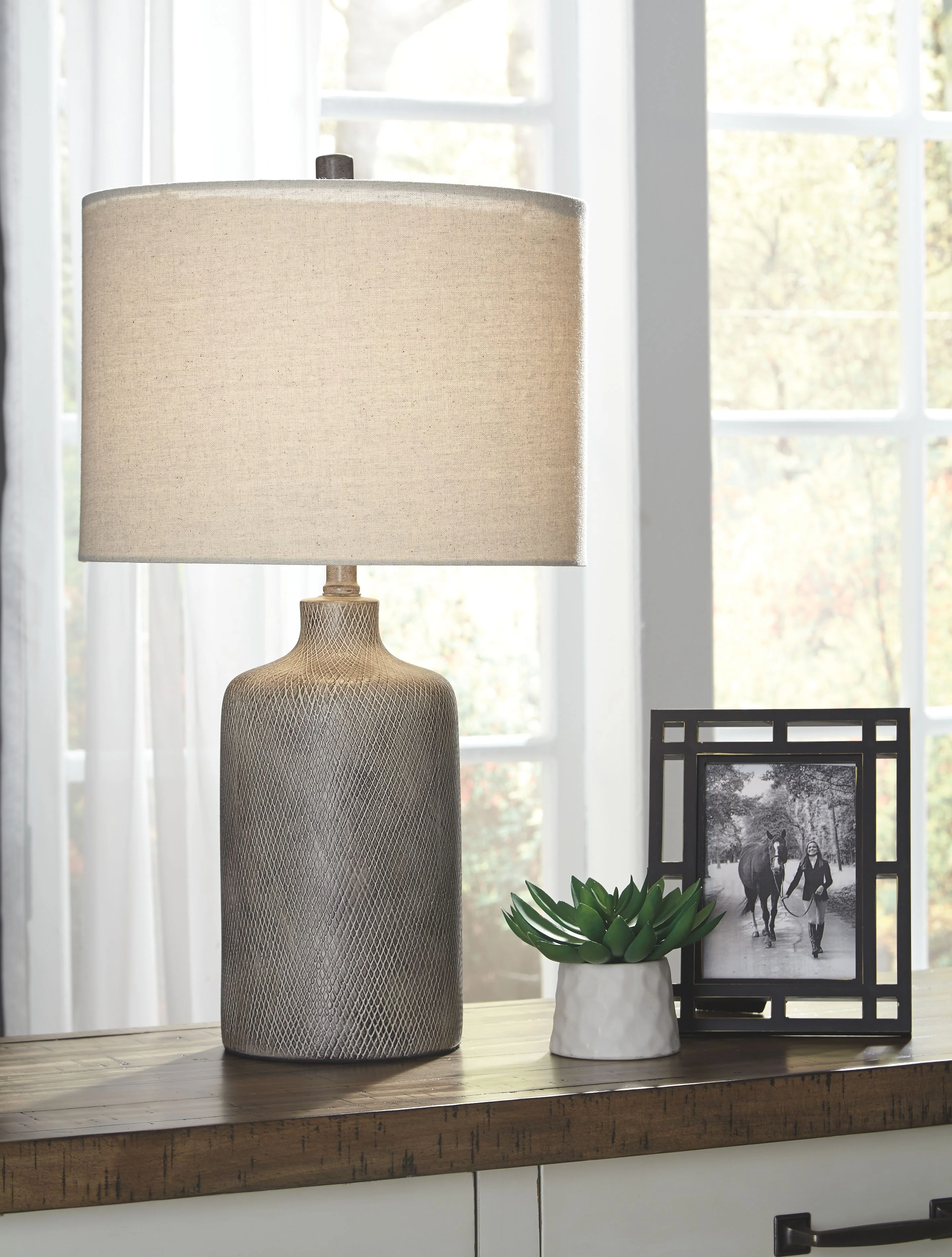 6569-linus-ceramic-table-lamp-antique-black-4.webp Linus - Ceramic Table Lamp - Antique Black