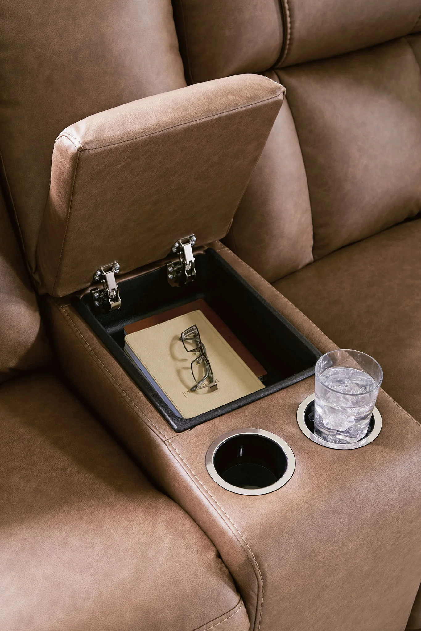 Mackmenville - Double Reclining Loveseat With Console