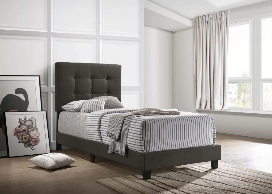 7050-mapes-upholstered-panel-bed-7.webp Mapes - Upholstered Panel Bed