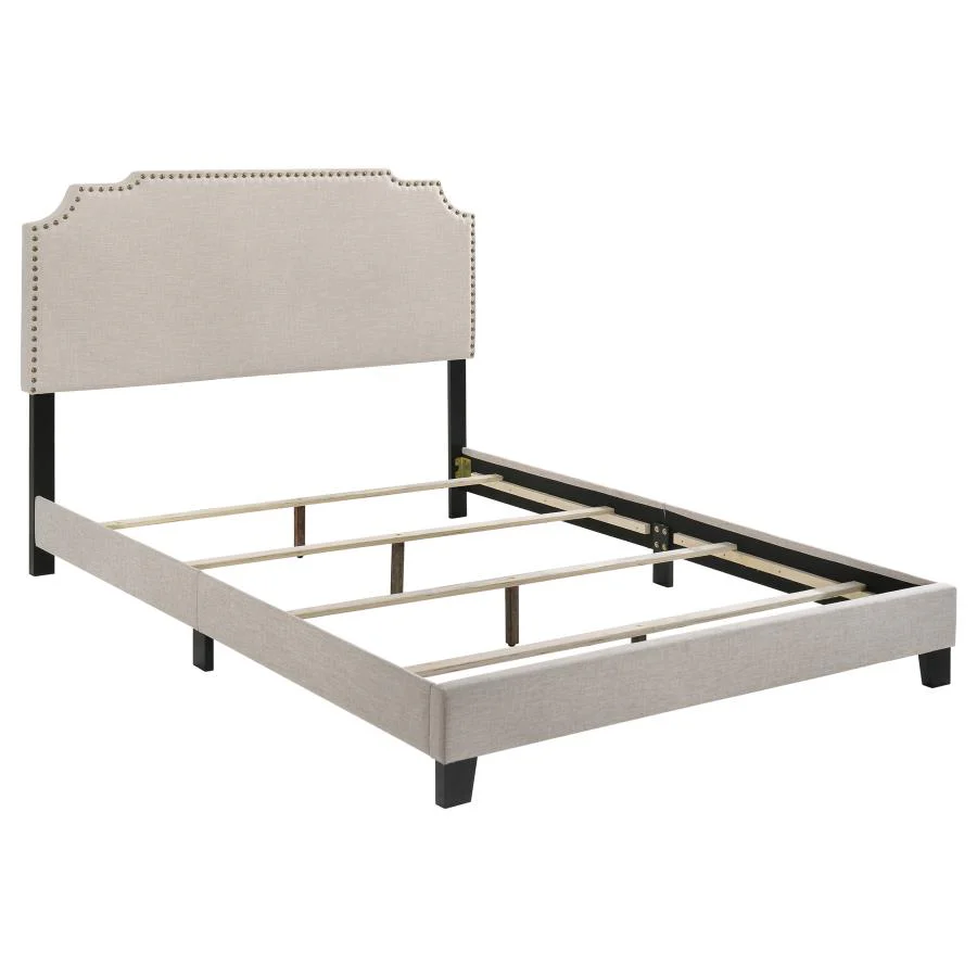 7062-tamarac-upholstered-panel-bed-2.webp Tamarac - Upholstered Panel Bed
