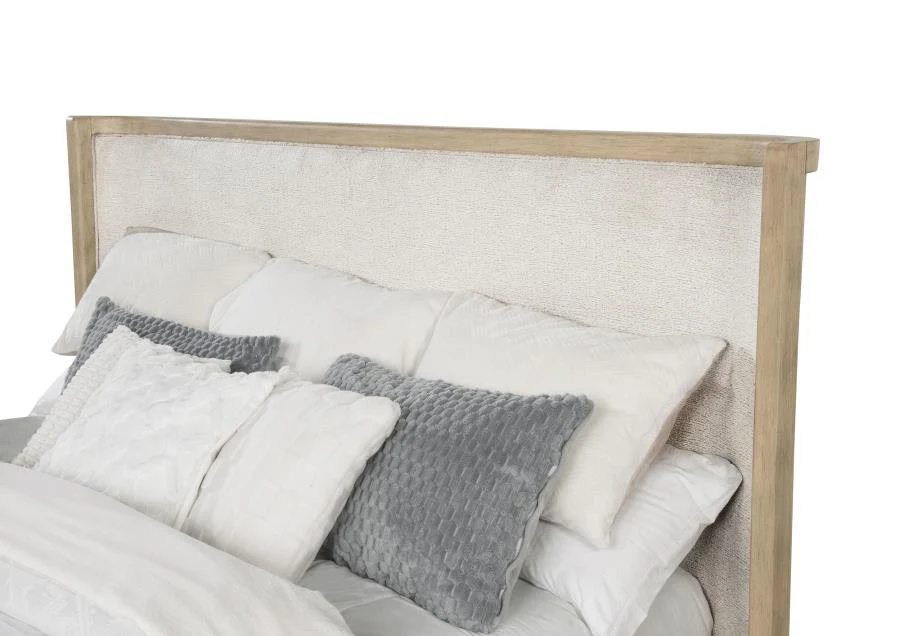Kailani - Wingback Bed