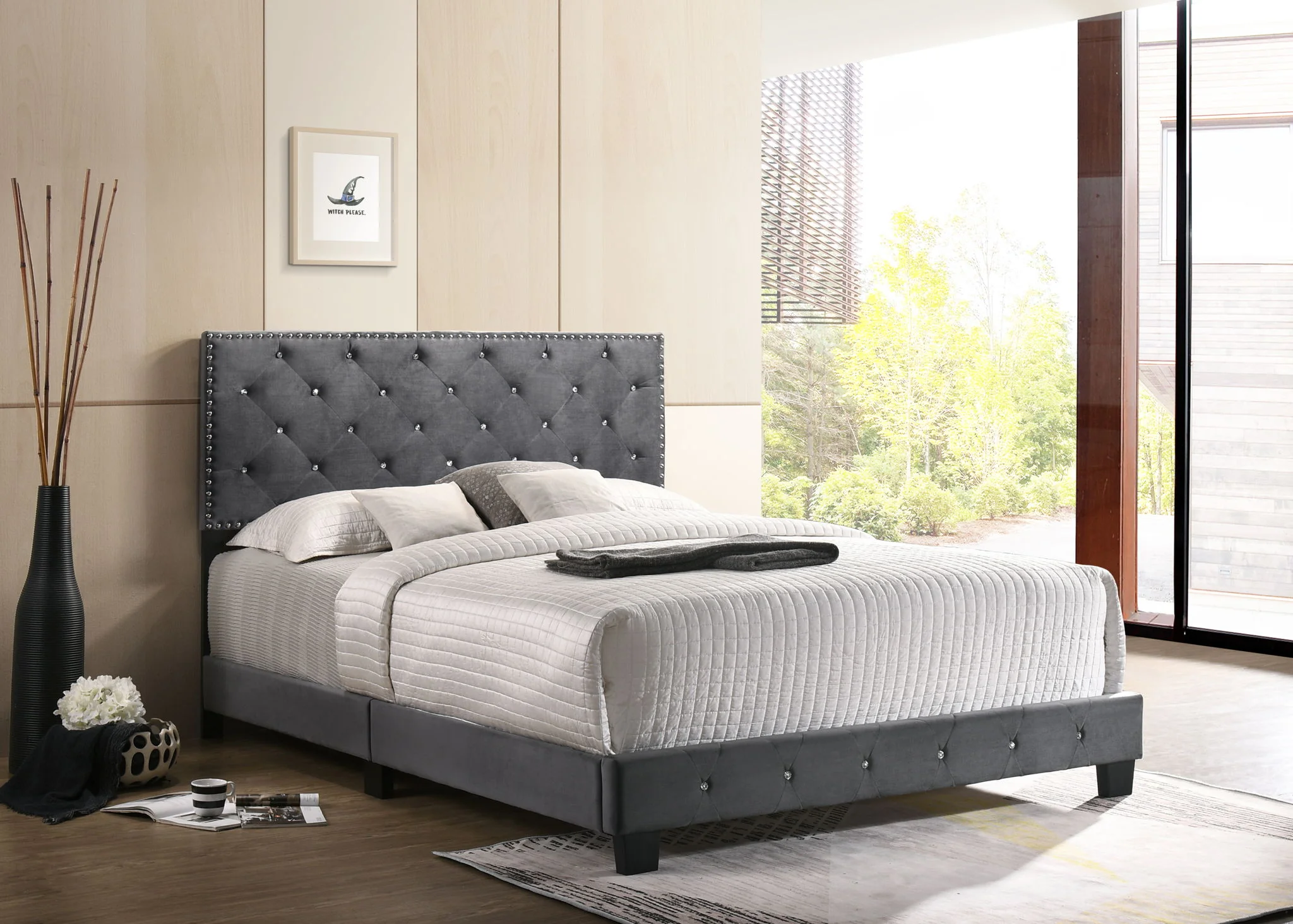 726-luxurious-upholstered-bed-1.webp Luxurious Upholstered Bed