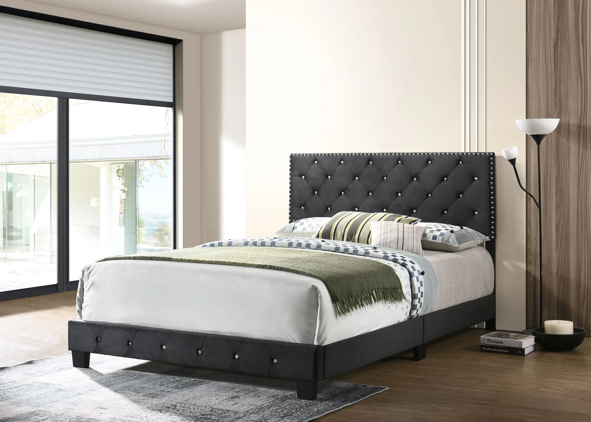 726-luxurious-upholstered-bed-3.webp Luxurious Upholstered Bed