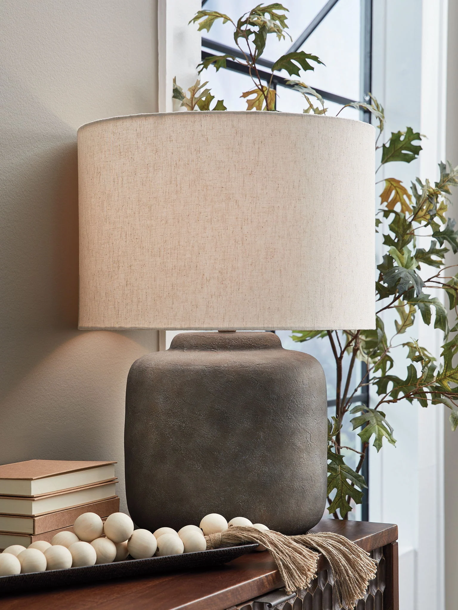 7381-zandophen-metal-table-lamp-antique-gray-4.webp Zandophen - Metal Table Lamp - Antique Gray