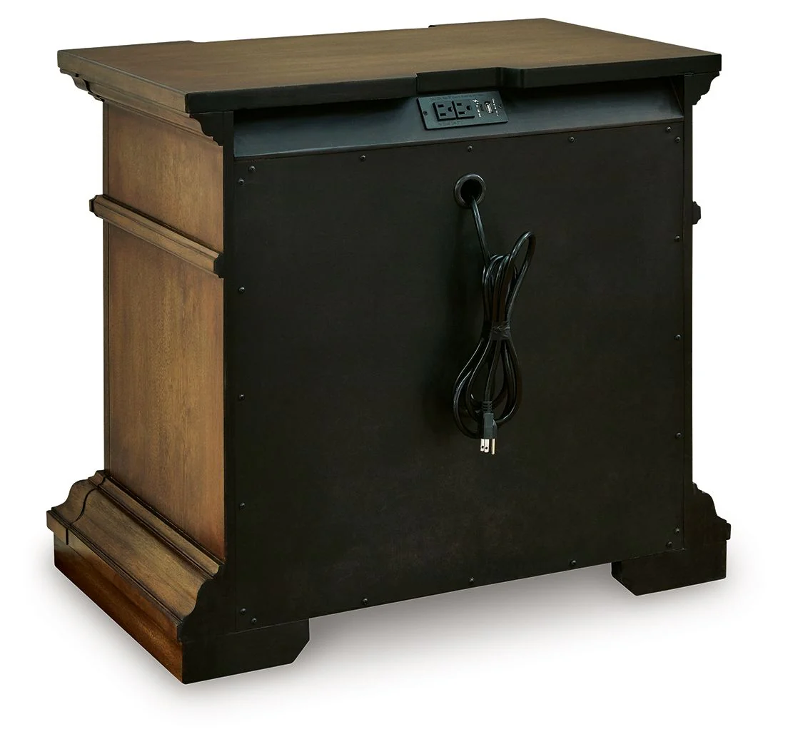 7564-frantanna-three-drawer-night-stand-brown-4.webp Frantanna - Three Drawer Night Stand - Brown
